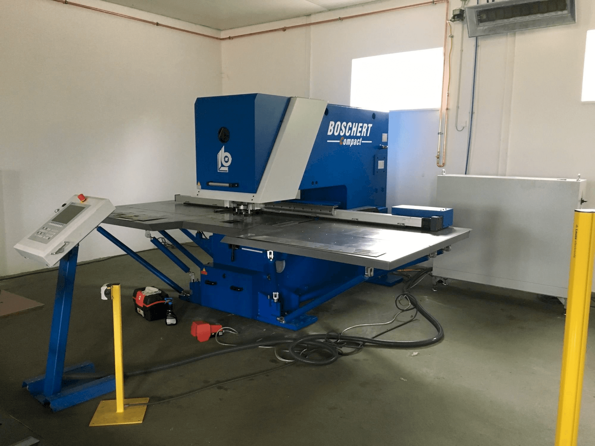 Čelní pohled na BOSCHERT Compact 750 stroj