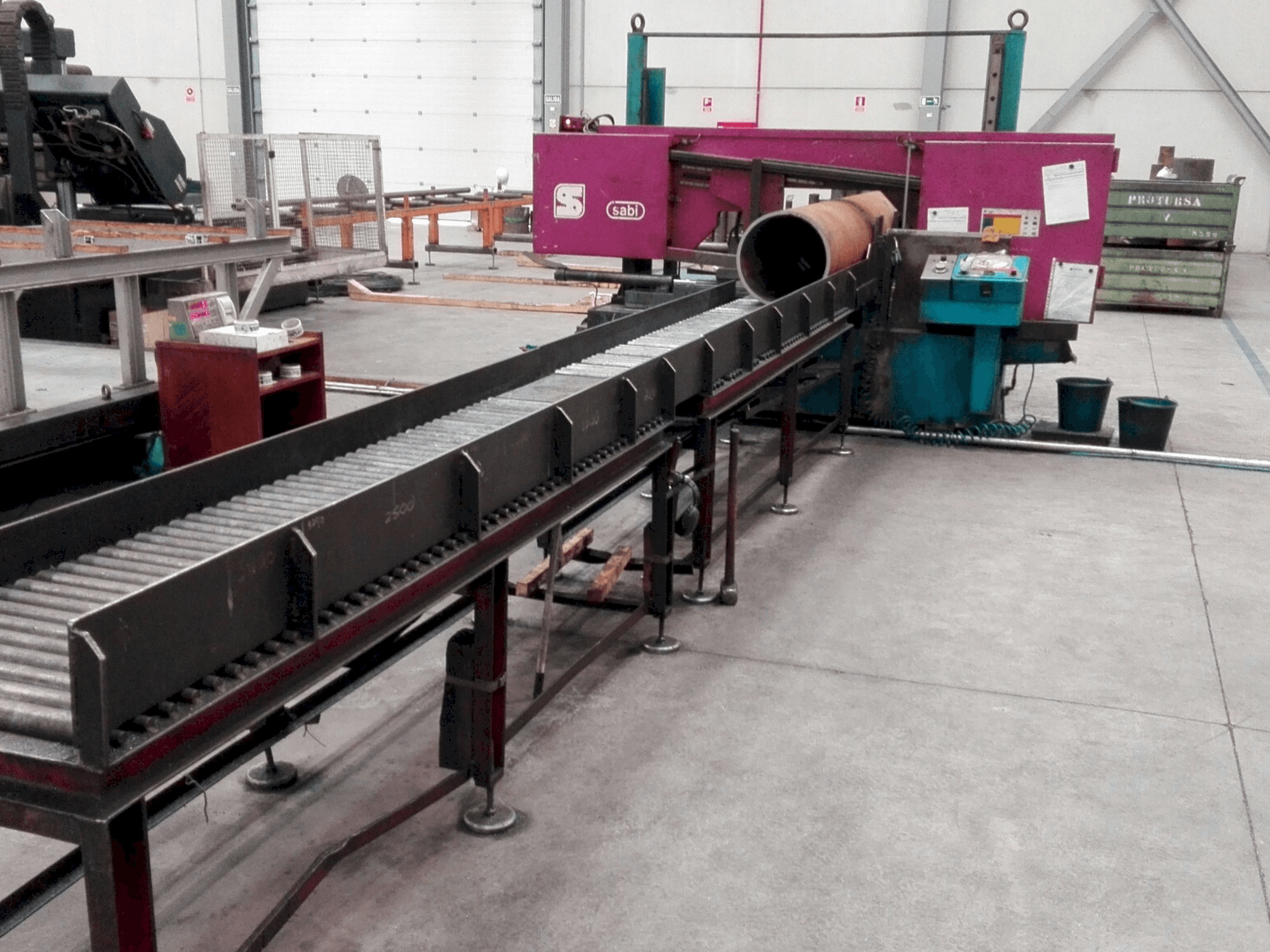 Čelní pohled na Sabi PB-450A-NC stroj