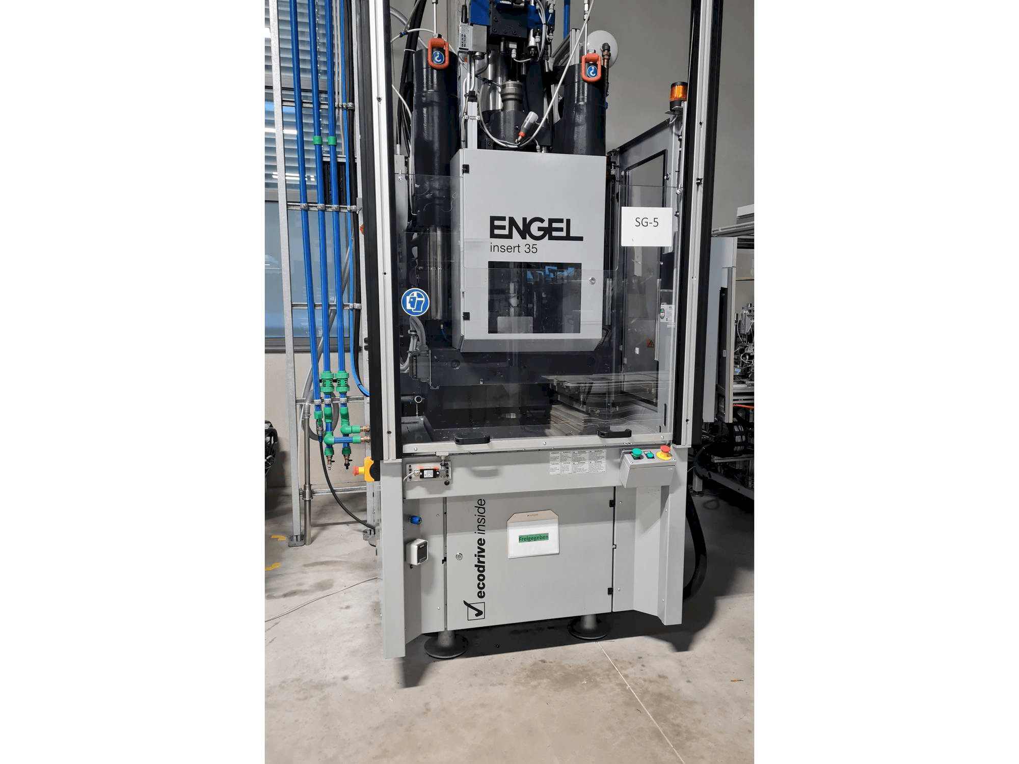 Čelní pohled na Engel insert 60V-35 single XS ecodrive stroj