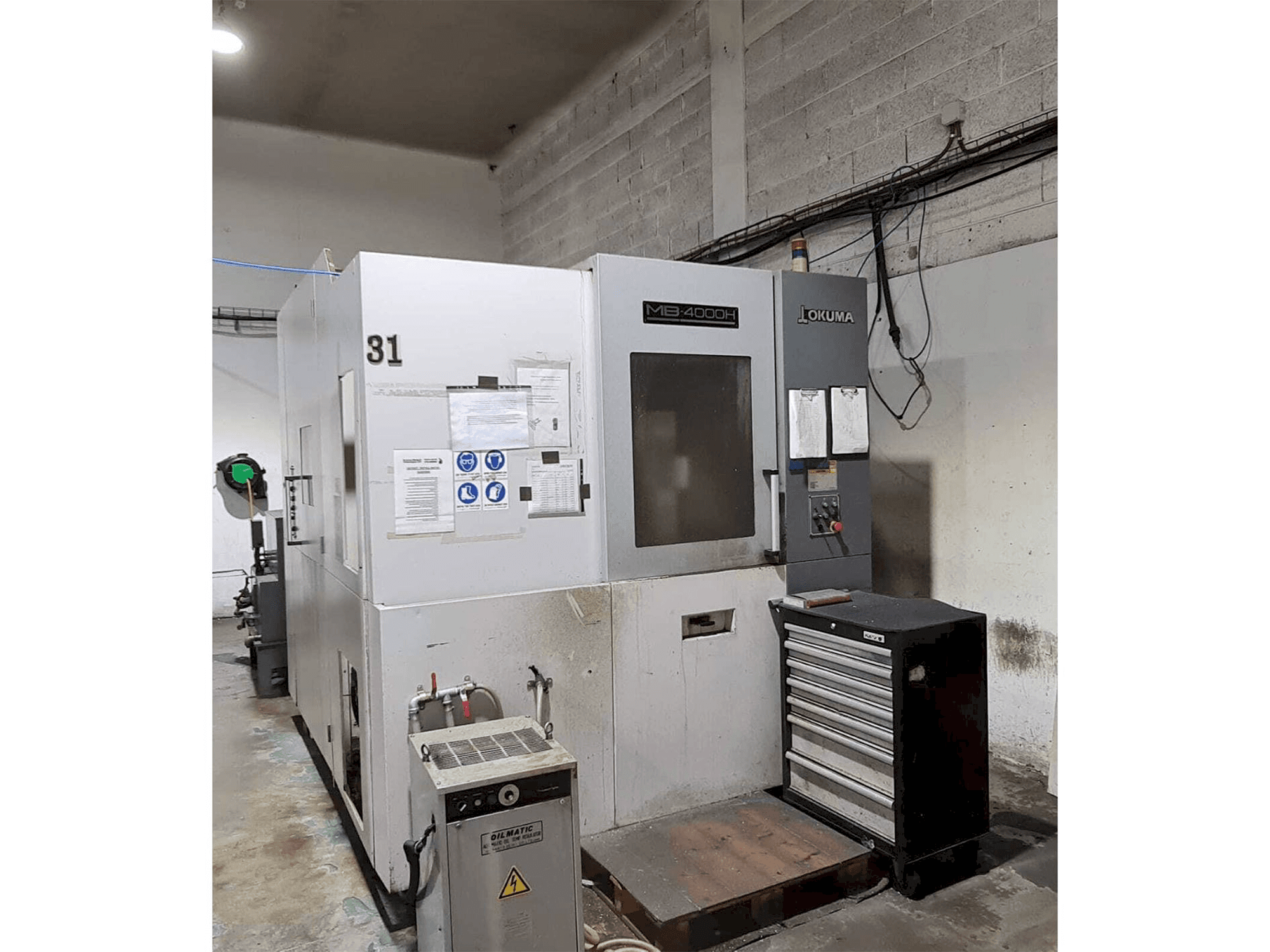 Čelní pohled na Okuma MB-4000H stroj