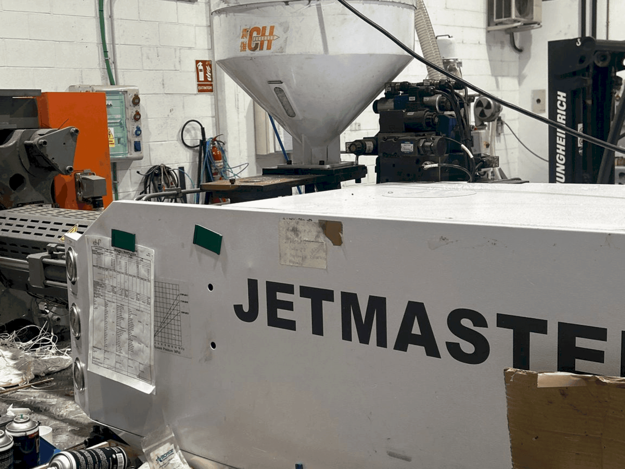 Čelní pohled na CHEN HSONG JM160-MK6e stroj
