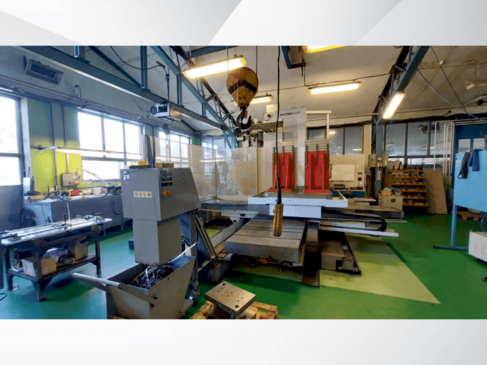 Čelní pohled na MICROCUT HBM-4 stroj