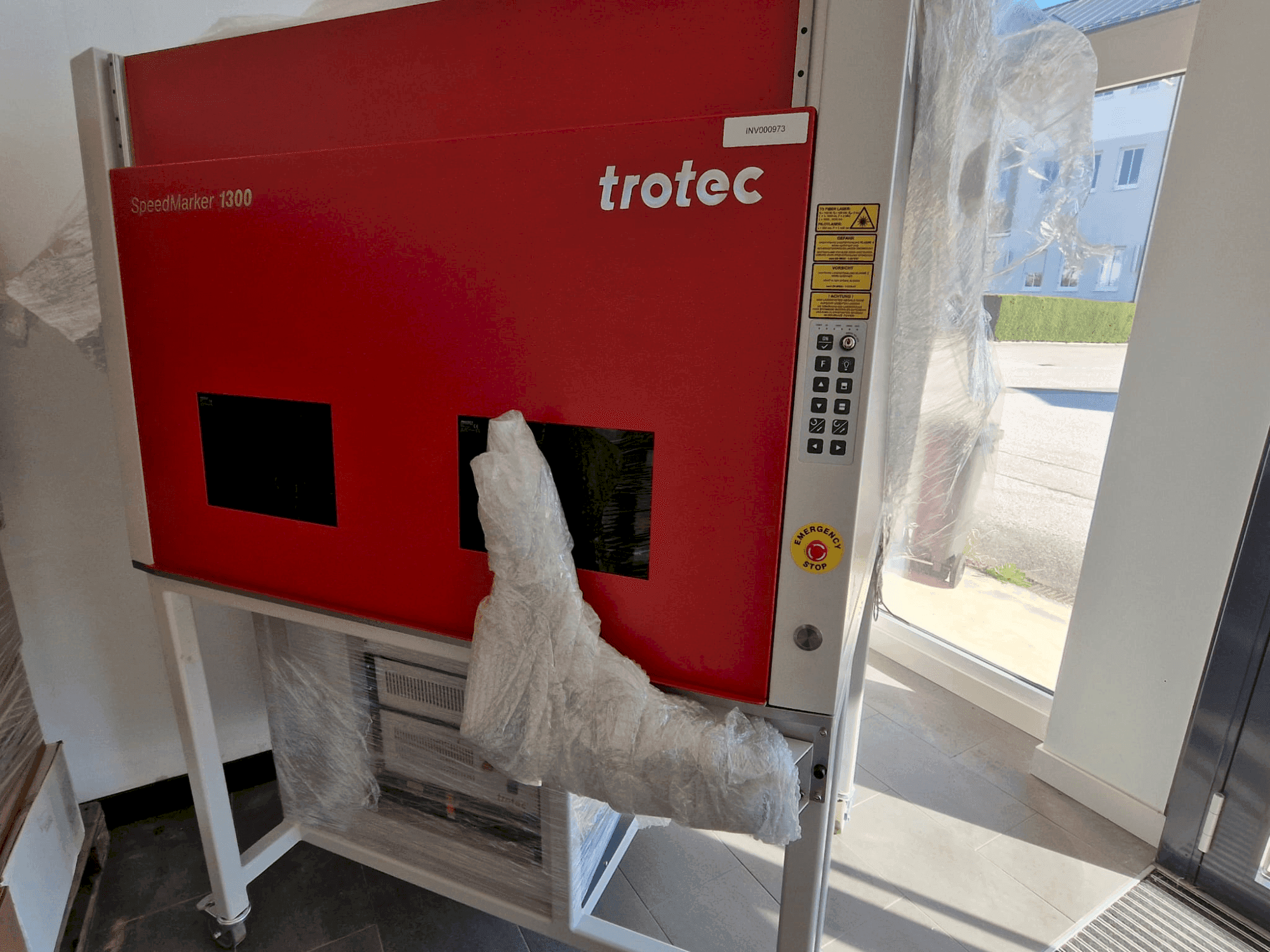 Čelní pohled na Trotec SpeedMarker 1300 stroj