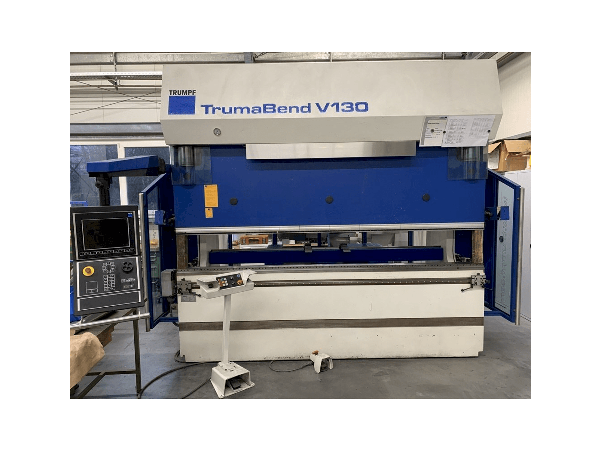 Čelní pohled na Trumpf TrumaBend V130X stroj