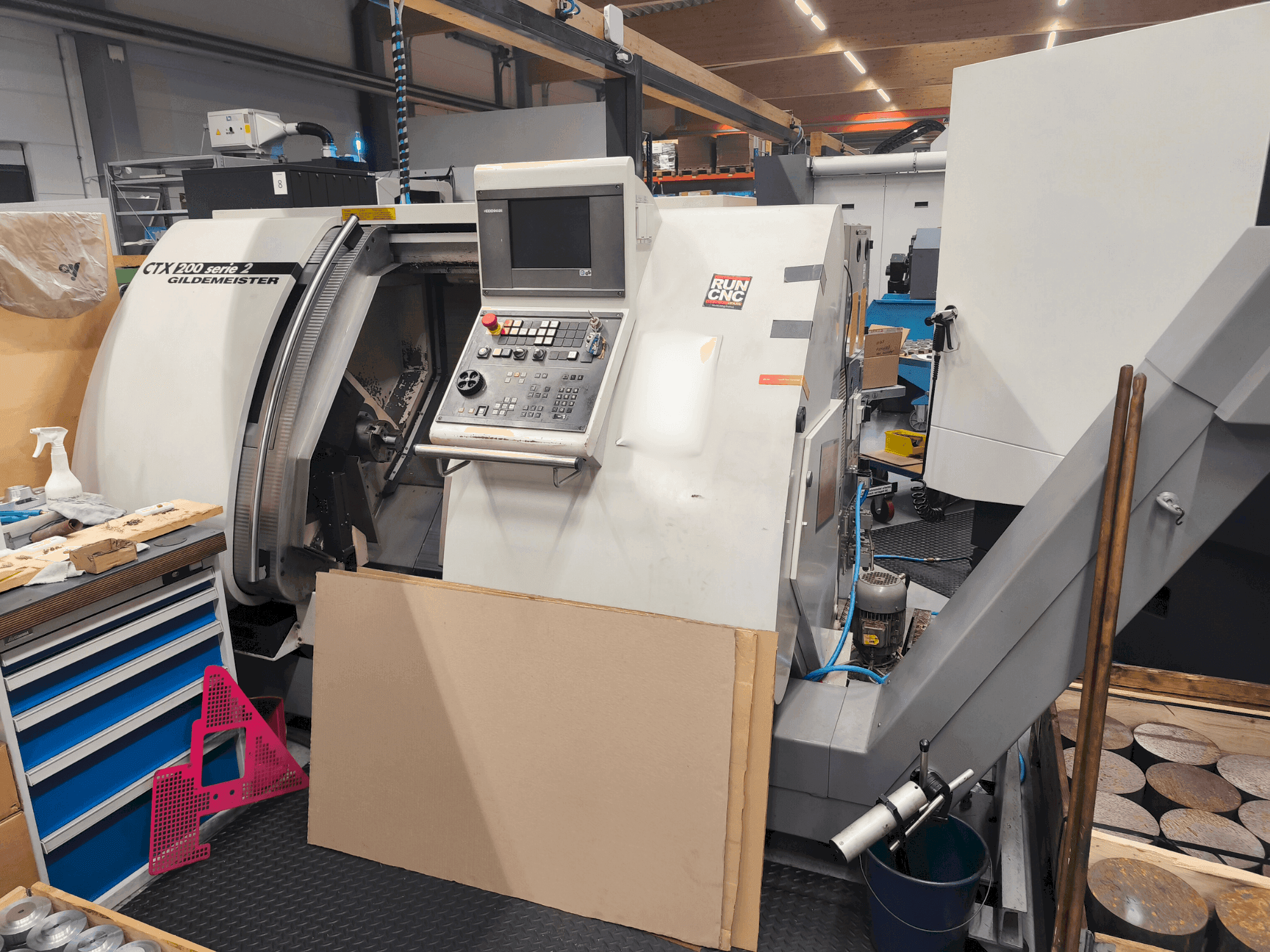 Čelní pohled na Gildemeister CTX 200 Serie 2 stroj