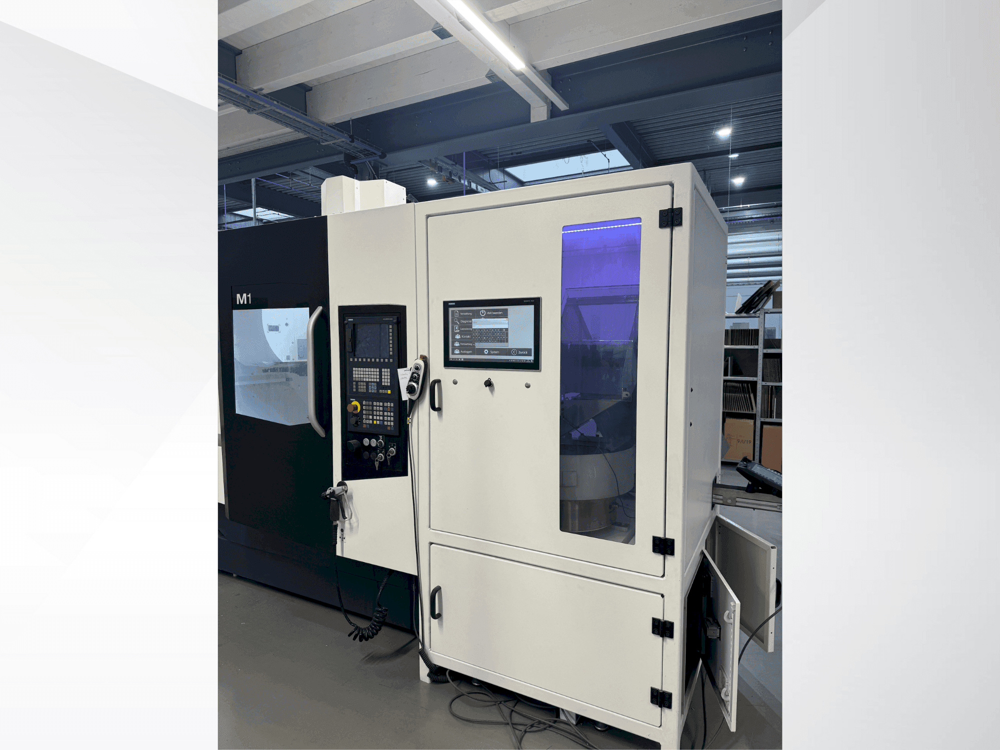 Čelní pohled na DMG M1 stroj