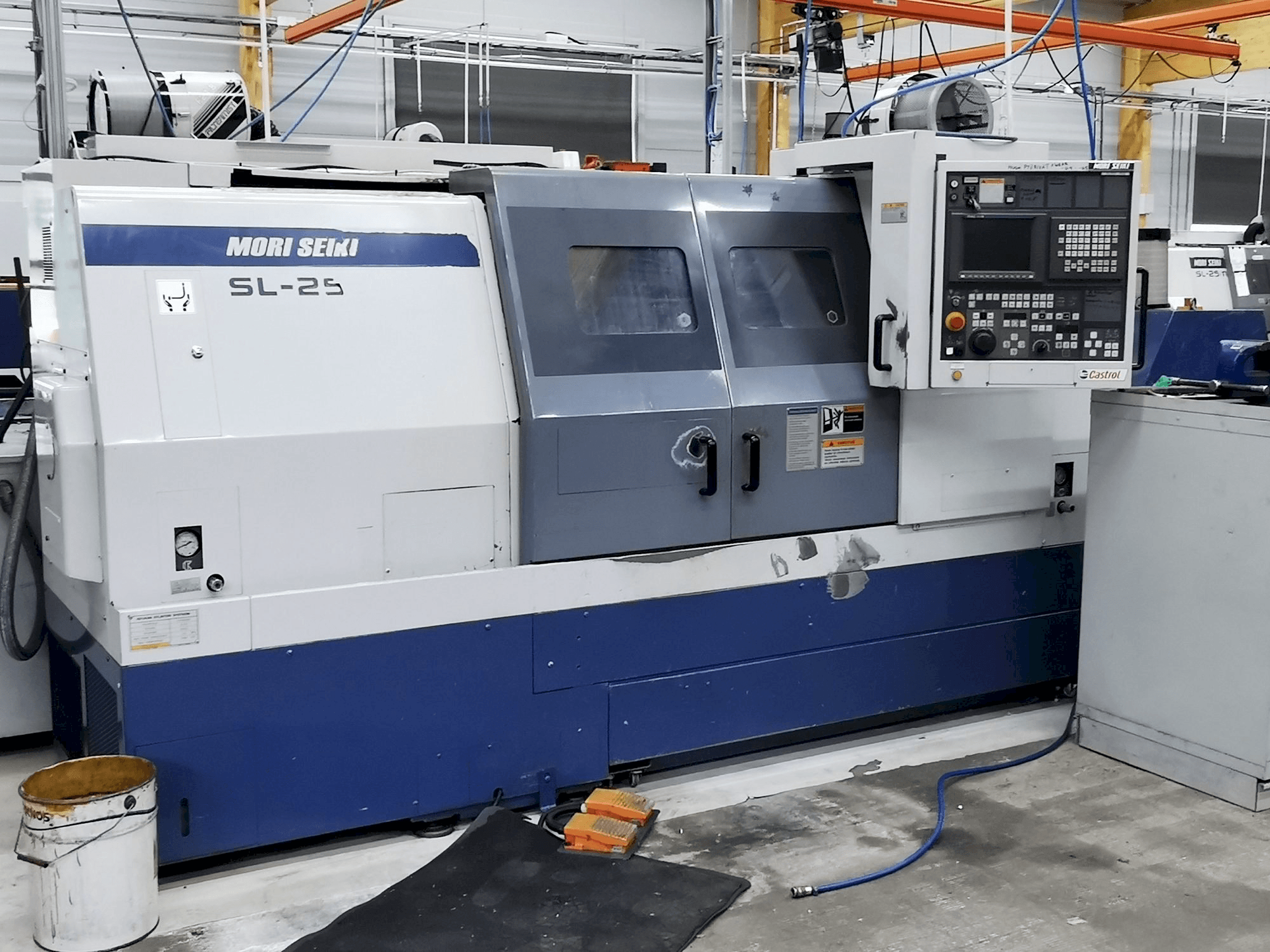Čelní pohled na MORI SEIKI SL-250 BMY stroj