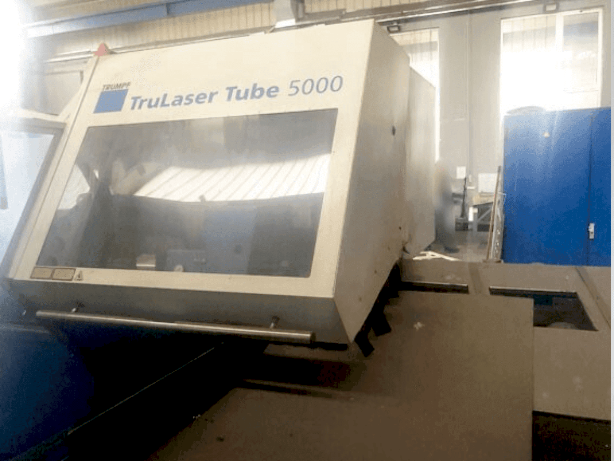 Čelní pohled na TRUMPF tru laser tube 5000 stroj
