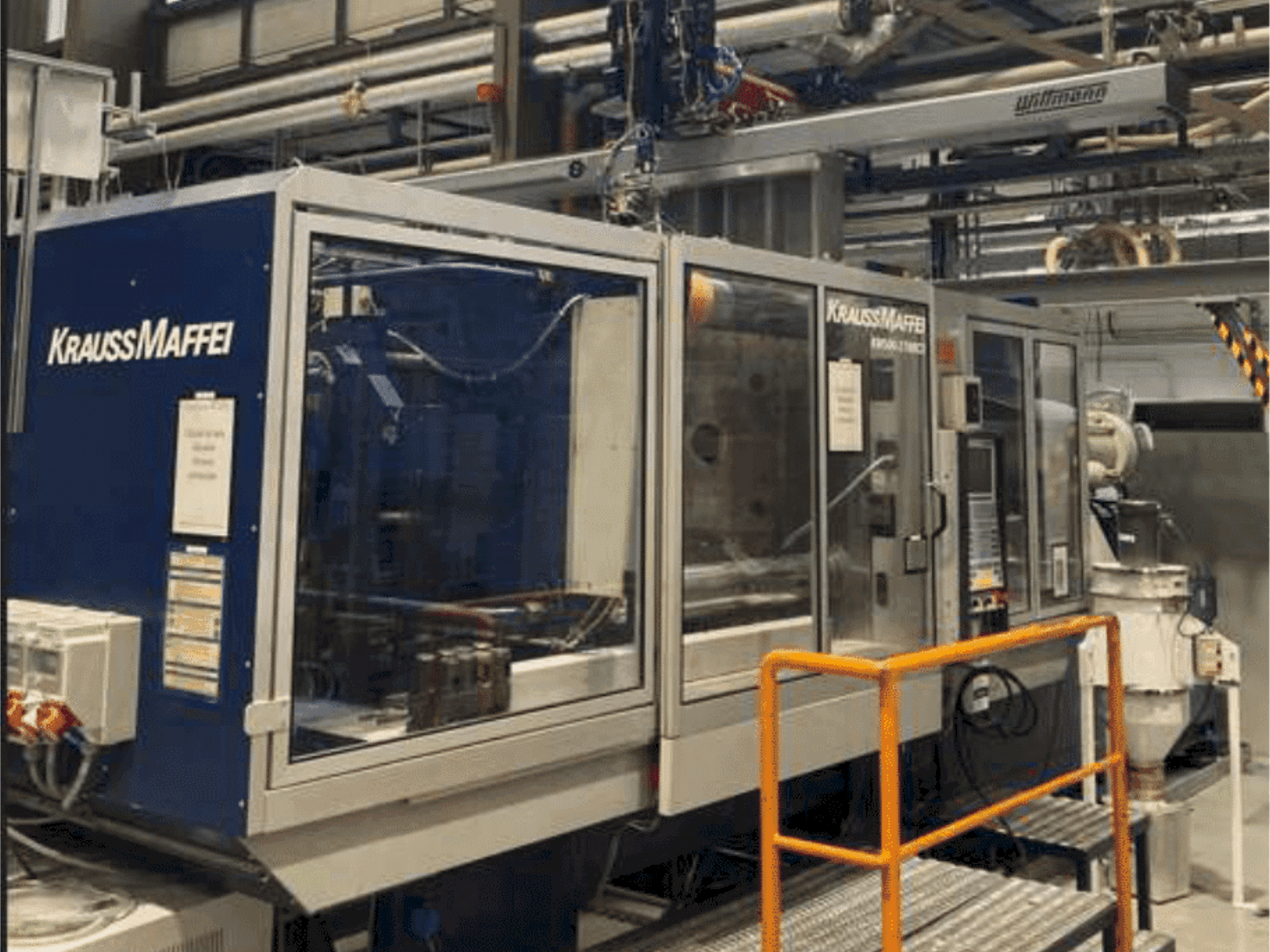 Čelní pohled na Krauss Maffei KM 500-2700 C2 stroj