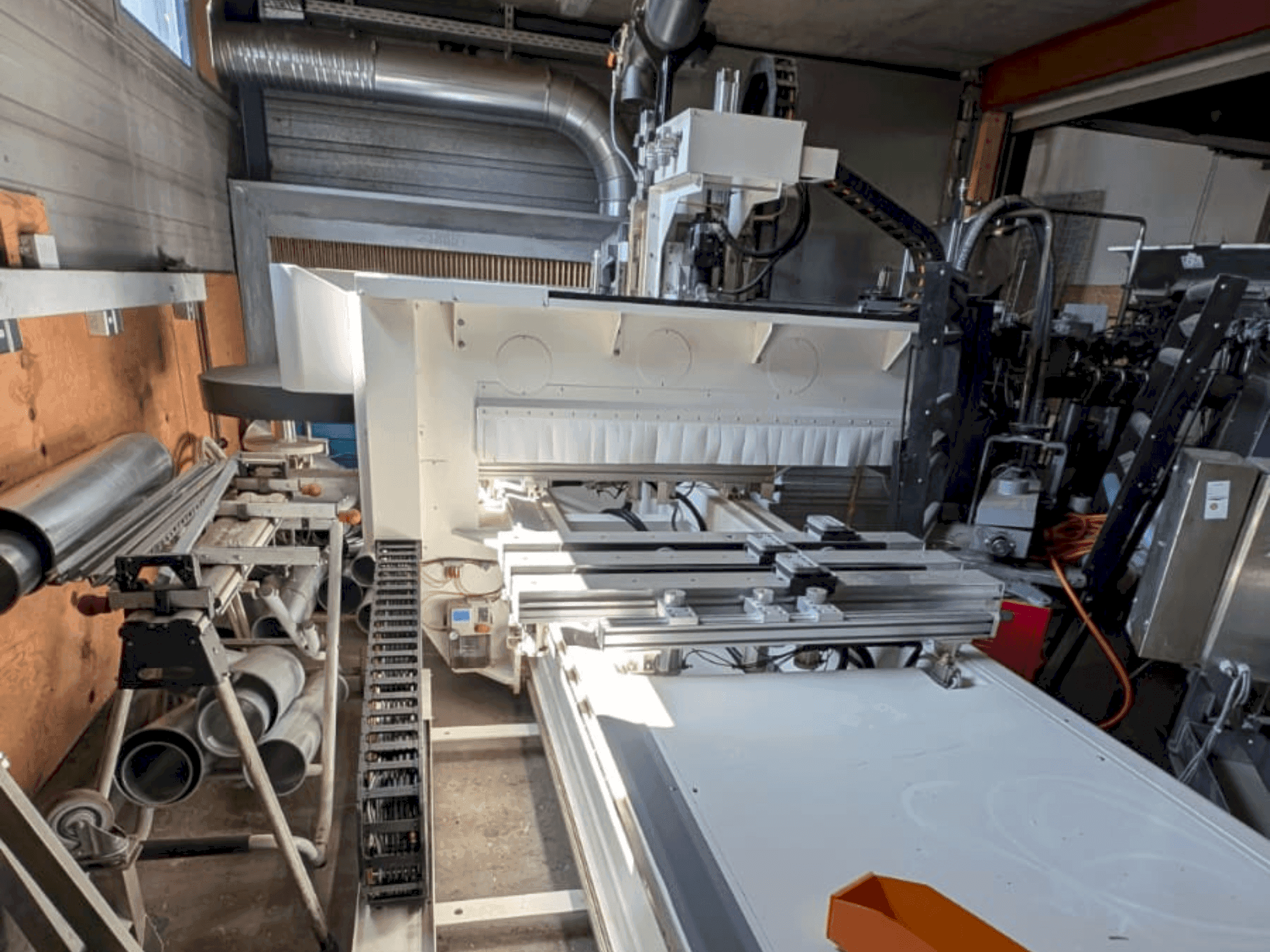 Čelní pohled na EXCITECH MCA-03H-01-1225 stroj