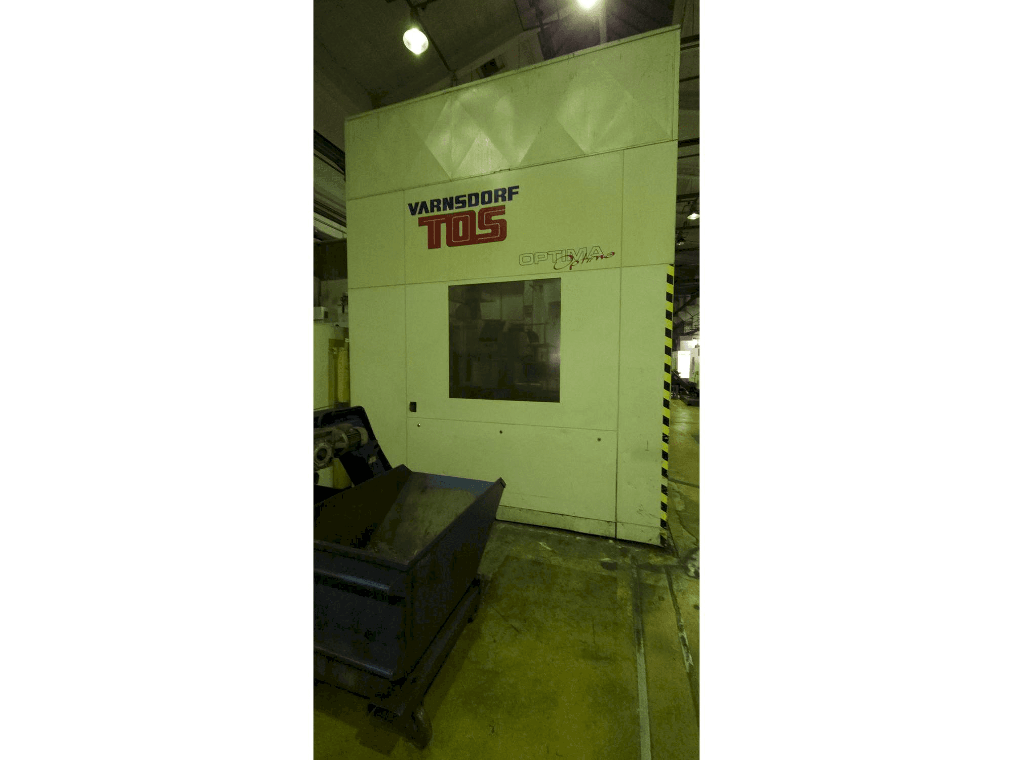 Čelní pohled na TOS Optima stroj