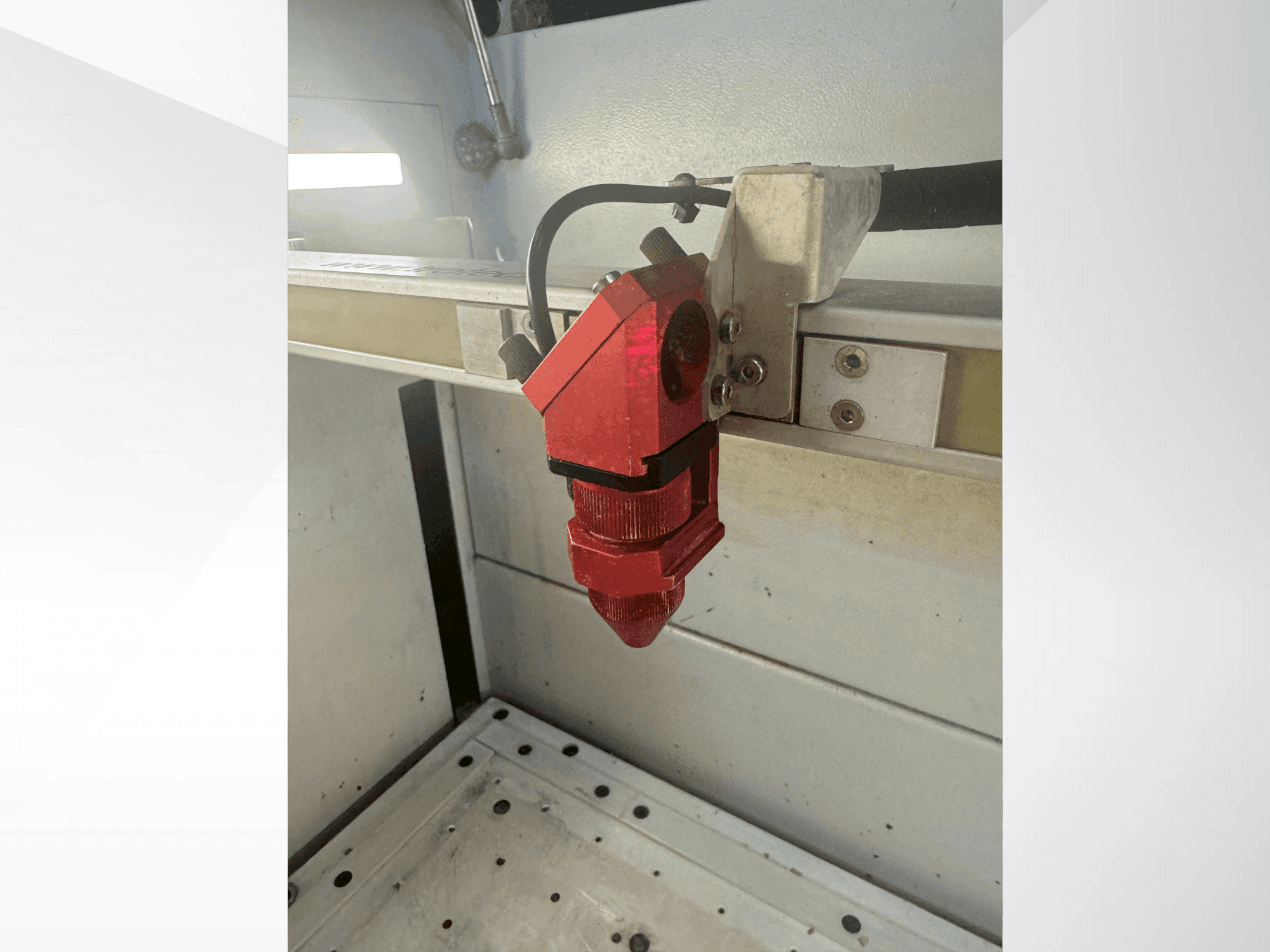 Čelní pohled na Trotec Speedy 360 stroj