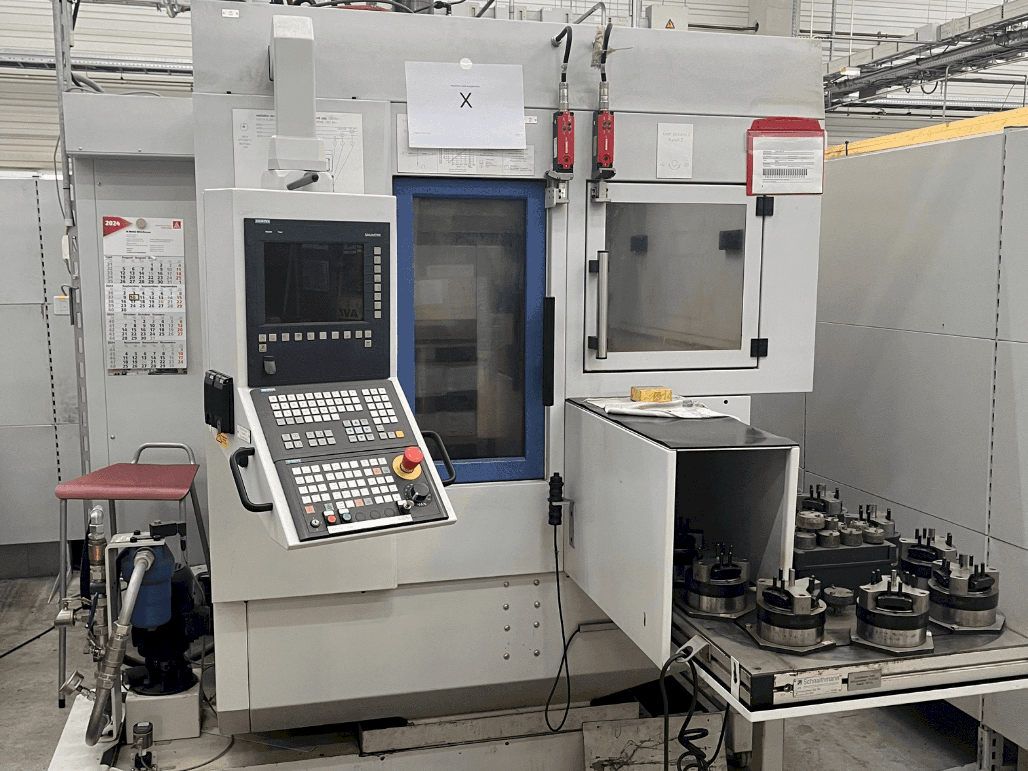 Čelní pohled na Scherer - Feinbau VDZ 100L stroj