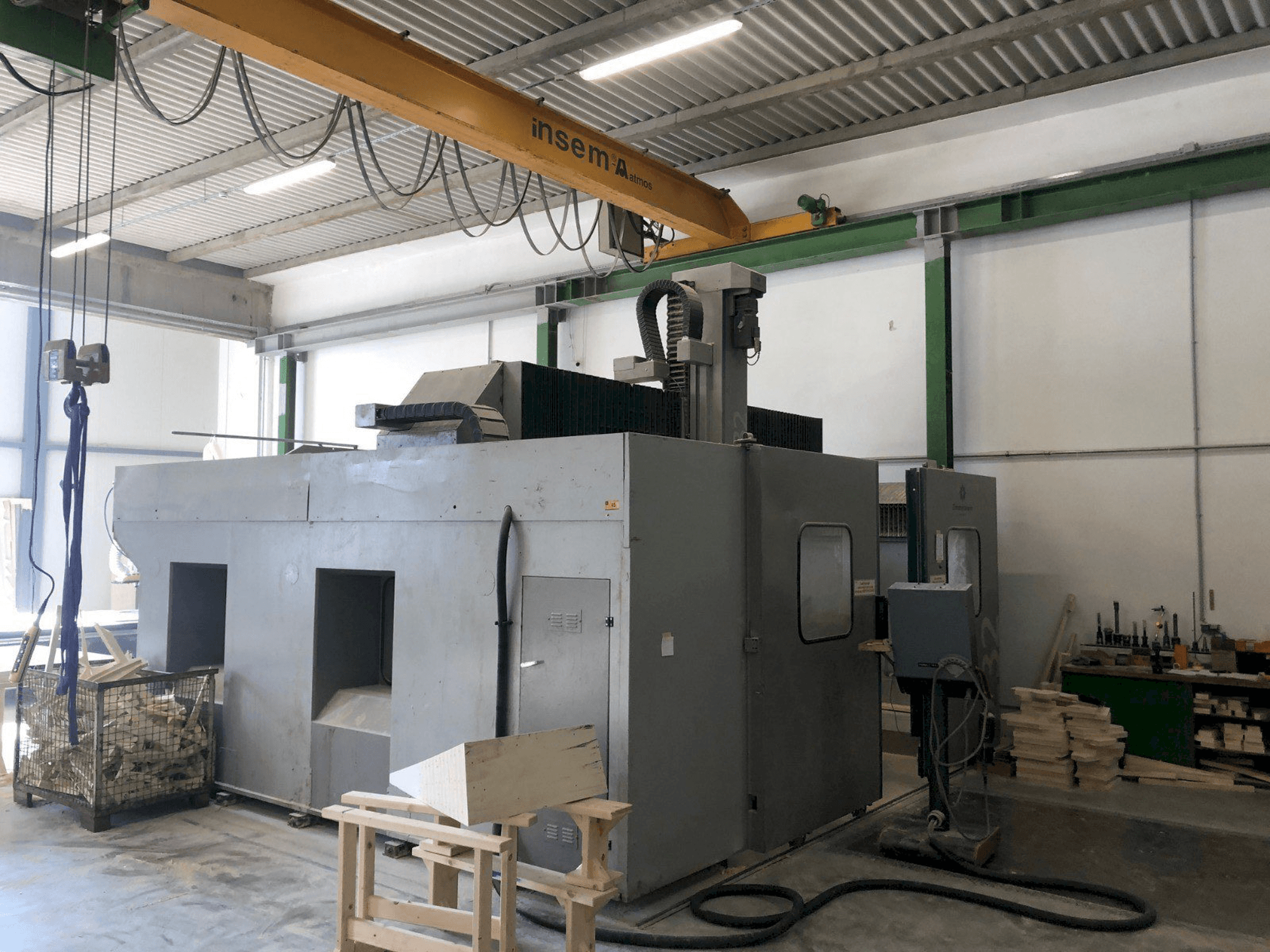 Čelní pohled na Zimmermann FZ 32 stroj