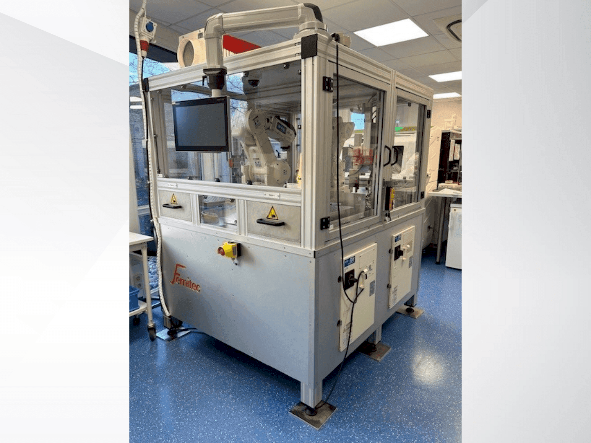 Čelní pohled na FEMITEC 134101 stroj