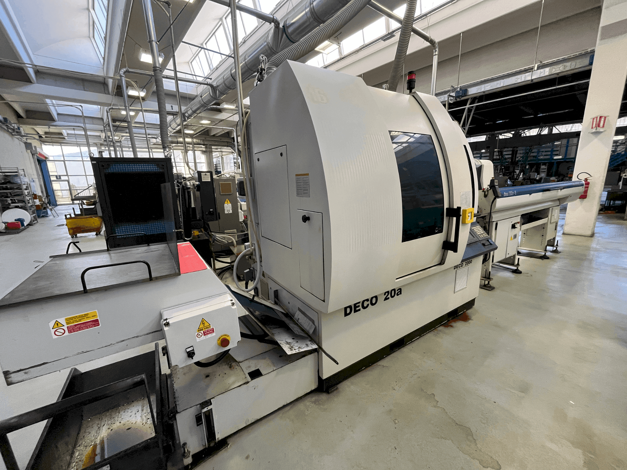 Čelní pohled na TORNOS DECO 20A stroj