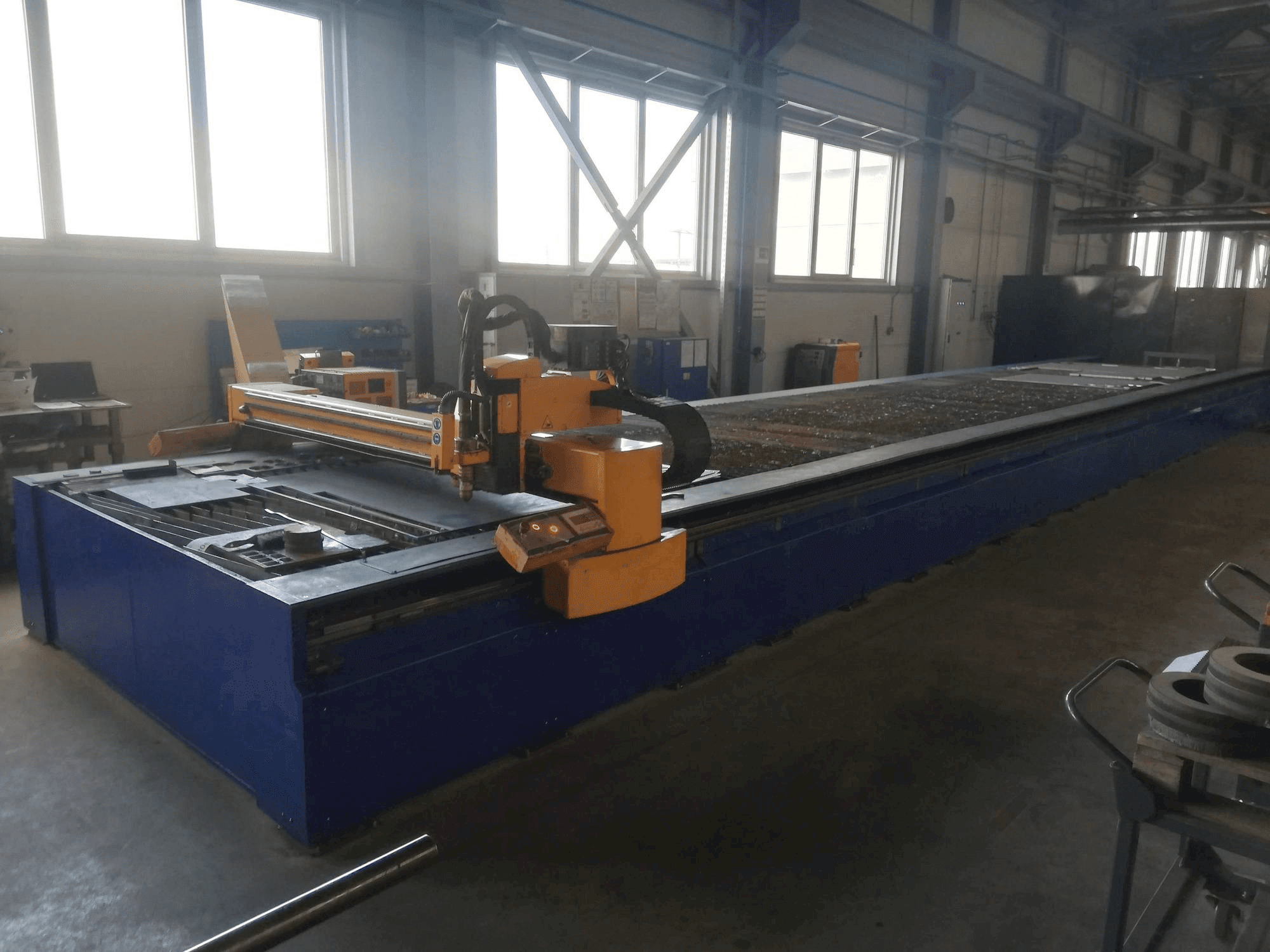 Čelní pohled na MicroStep Pls 13501.20 P stroj