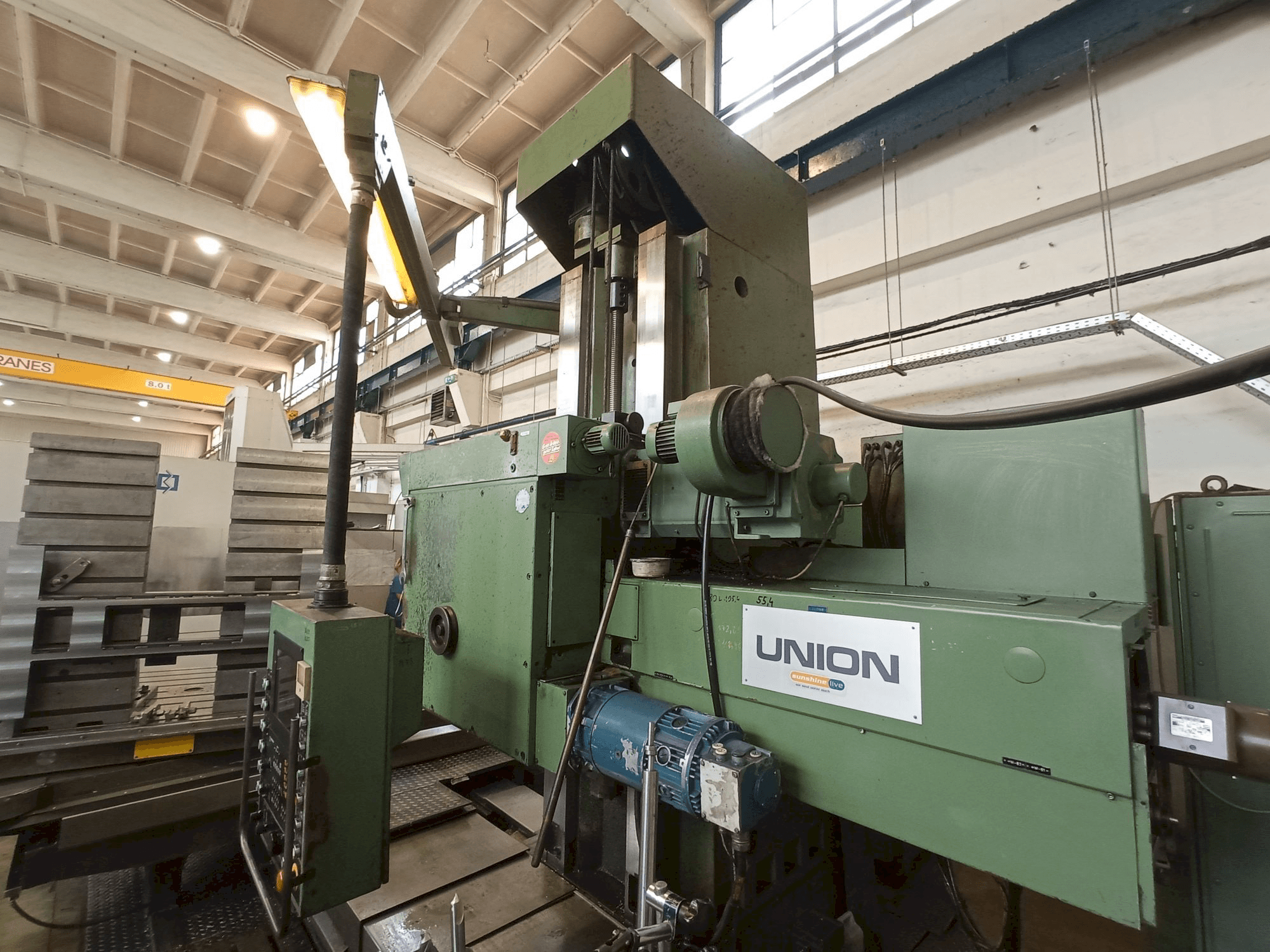 Čelní pohled na Union BFT 110 stroj