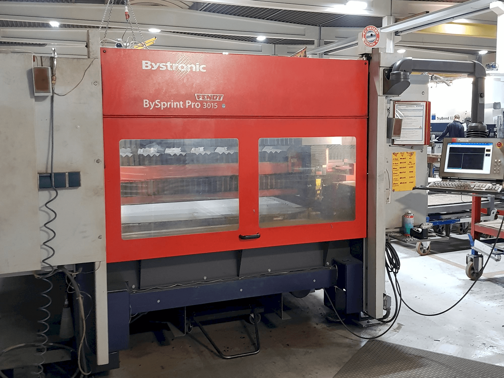 Čelní pohled na Bystronic BySprint Pro 3015 stroj