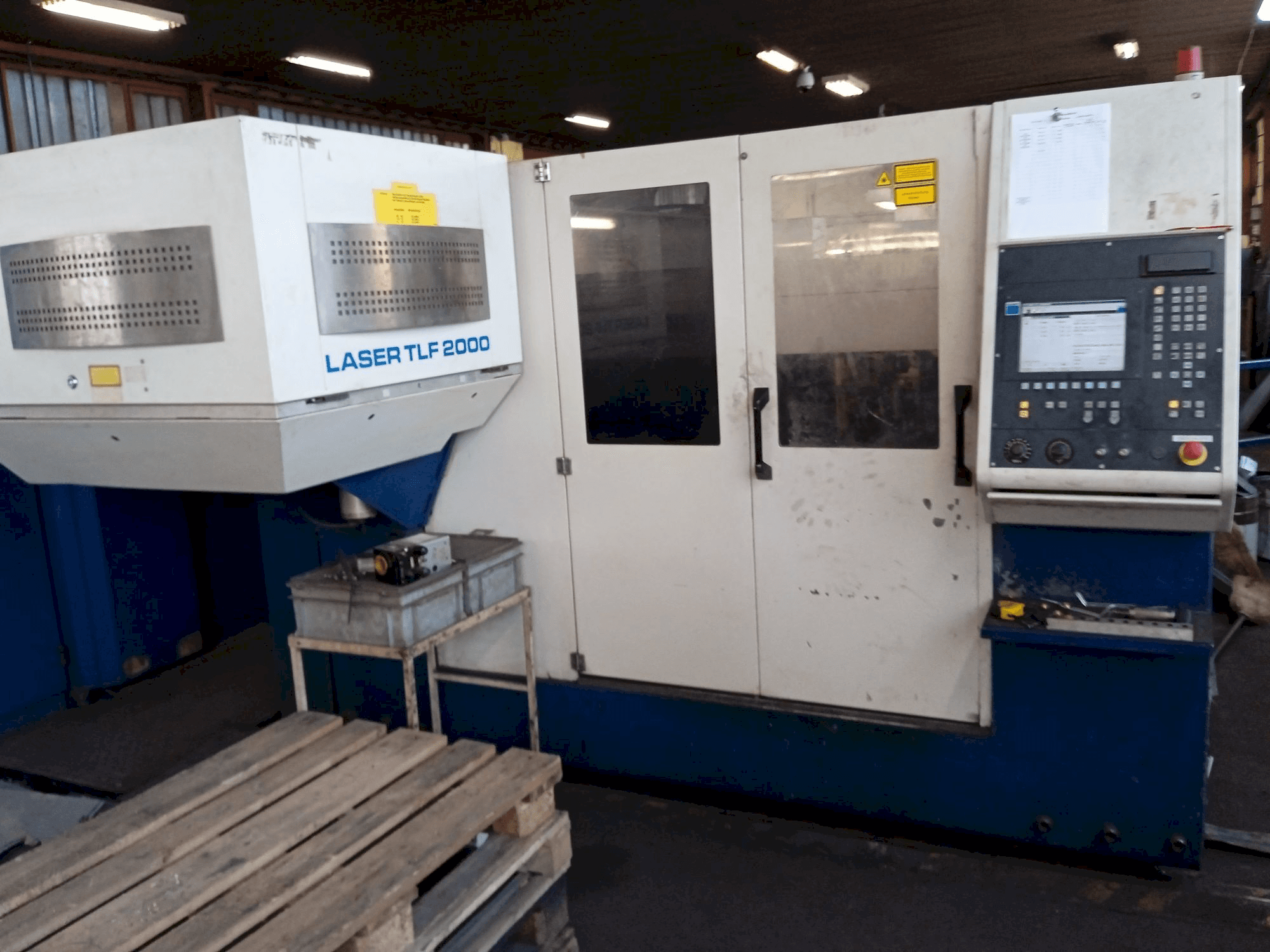 Čelní pohled na Trumpf Trumatic L 3030 stroj