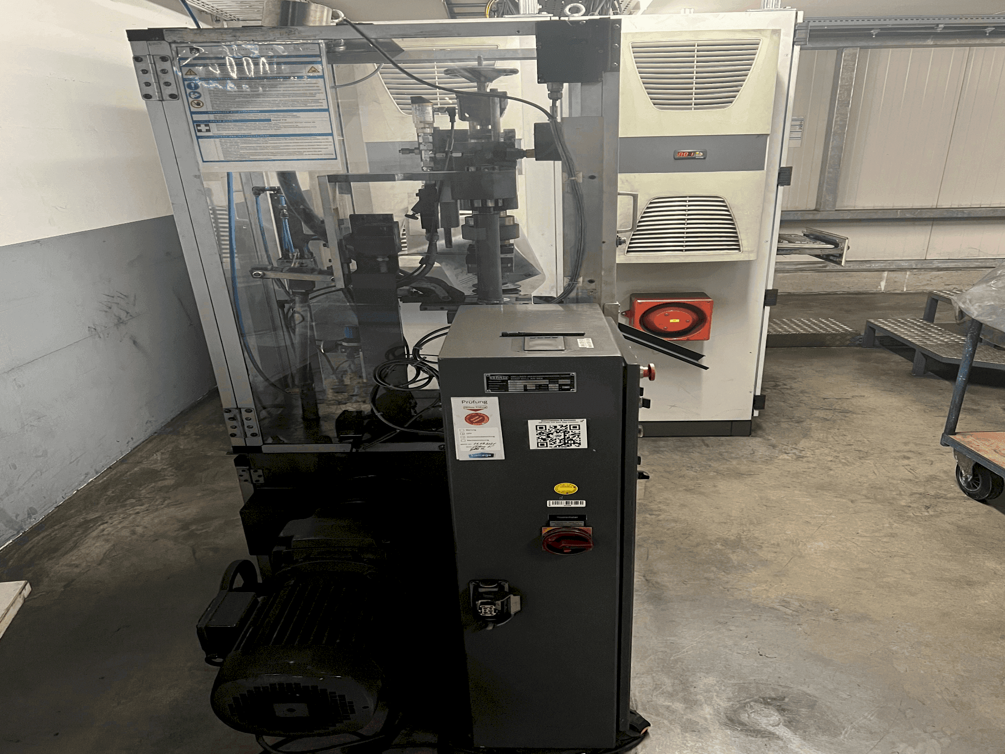 Čelní pohled na KOMAGE K 6 Mechanical Powder Press stroj