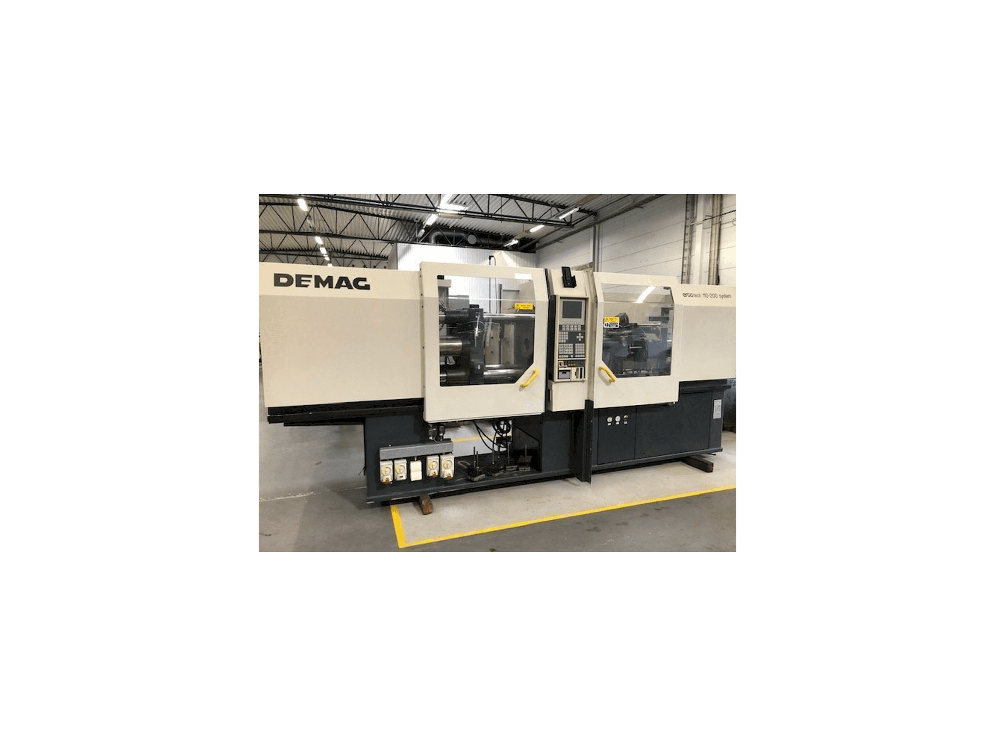 Čelní pohled na DEMAG Ergotech 110-200 System stroj