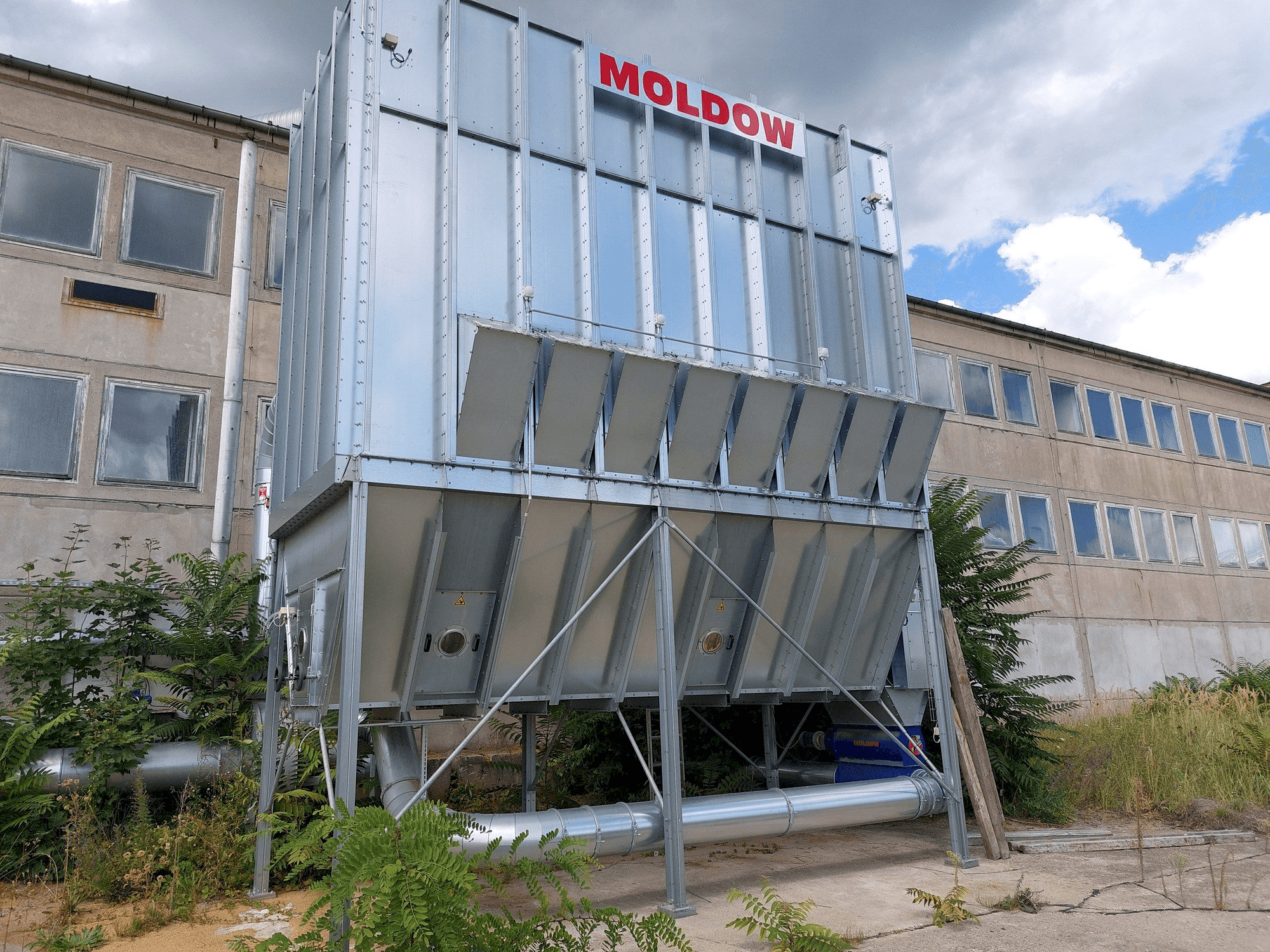 Čelní pohled na MOLDOW MHL Casing EXP stroj