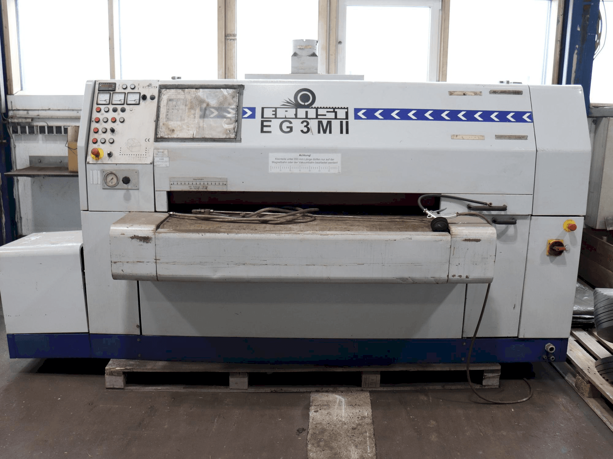 Čelní pohled na ERNST EG3M II stroj