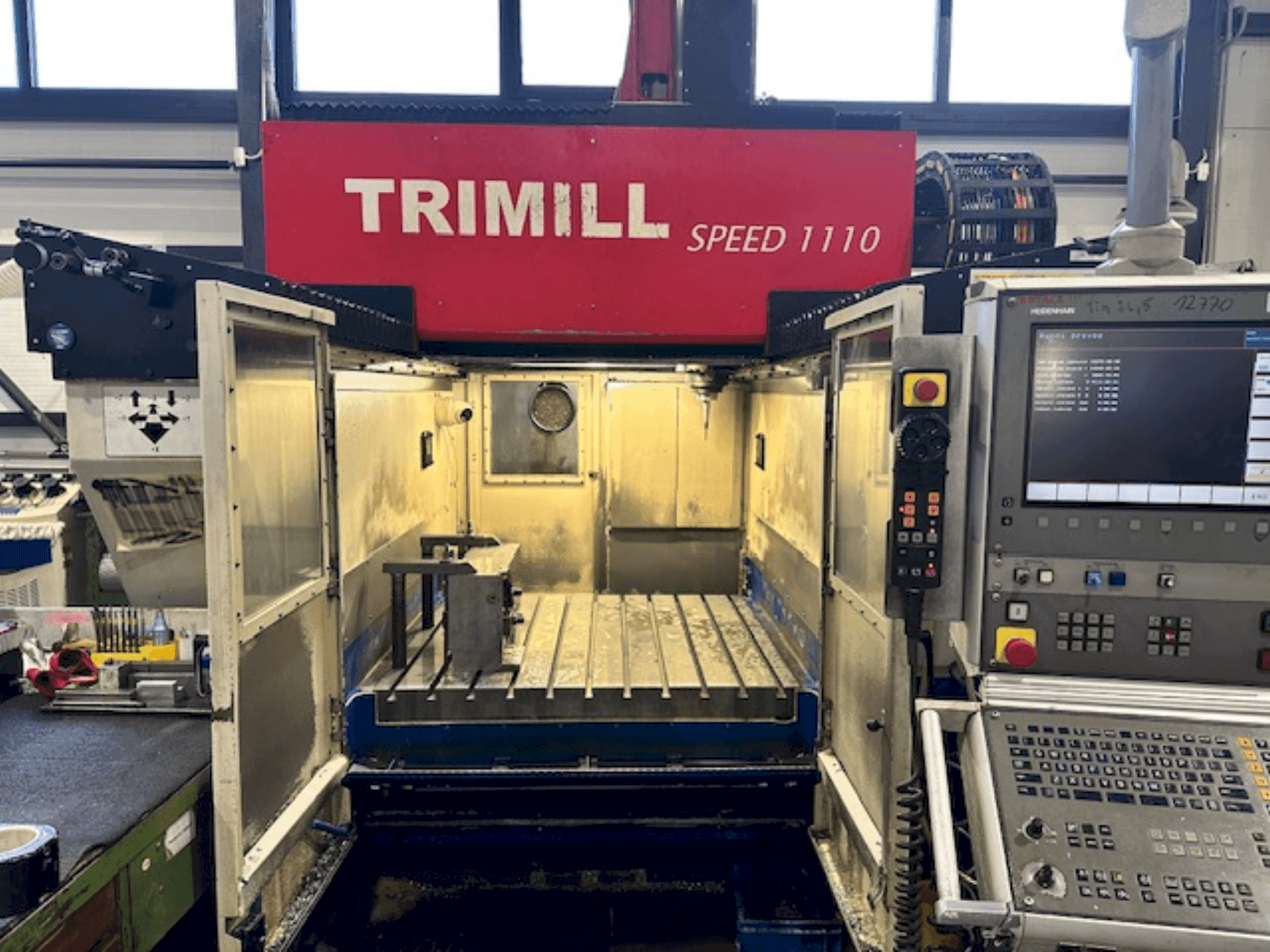 Čelní pohled na TRIMILL Speed 1110 stroj