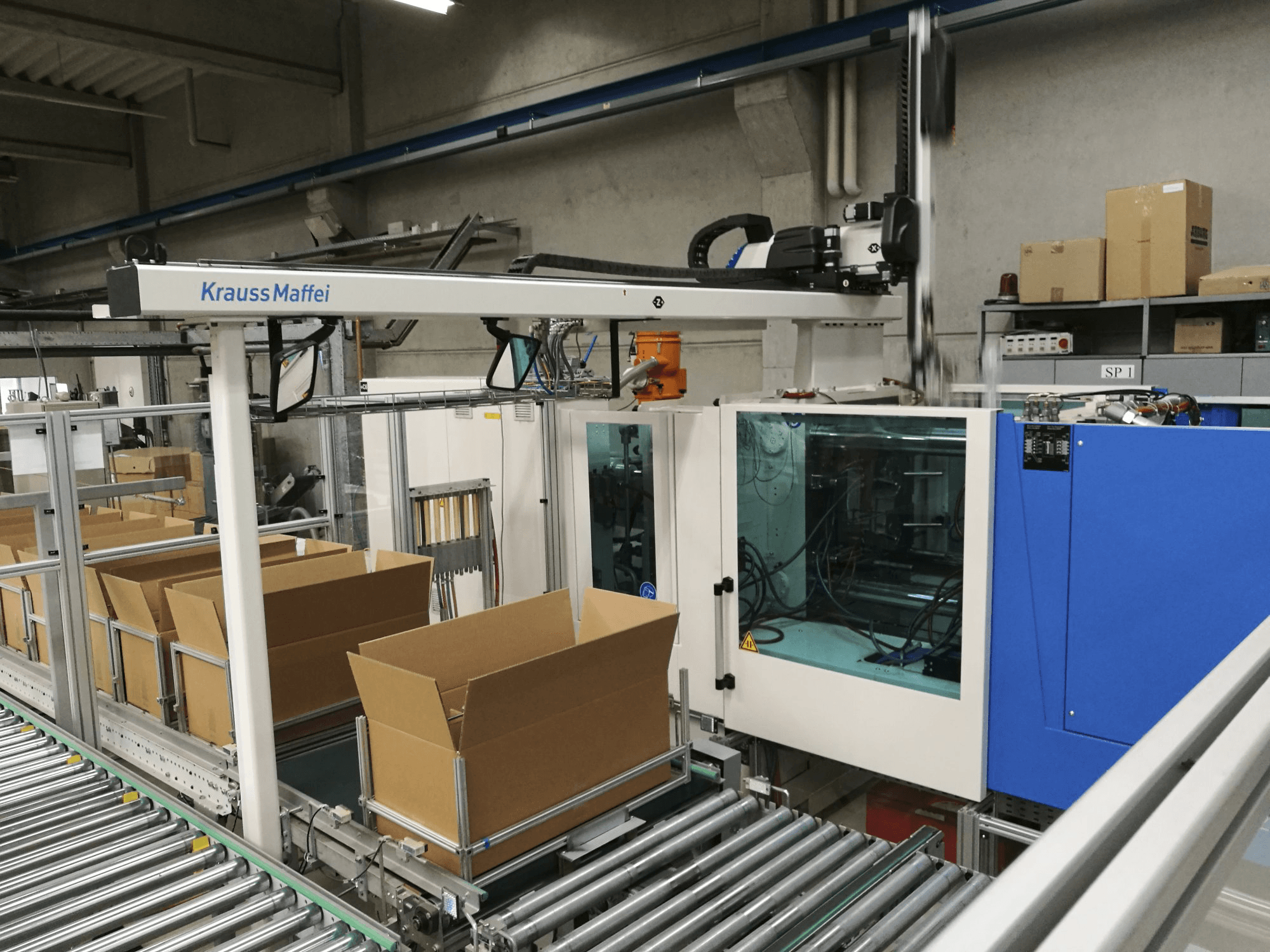 Pravý pohled 1 na Krauss Maffei 200-750 CX stroj