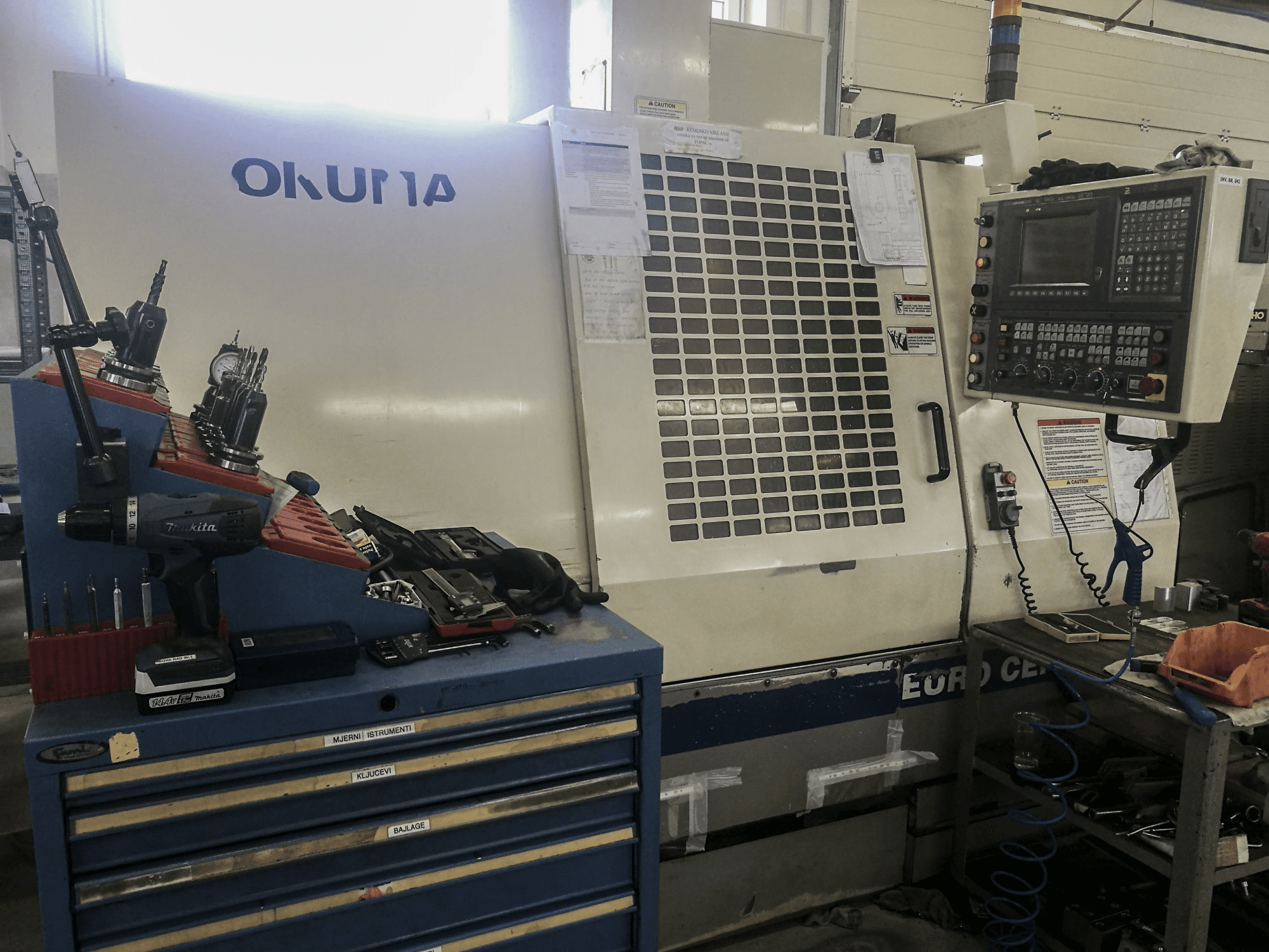 Čelní pohled na Okuma EURO CENTER V50 stroj