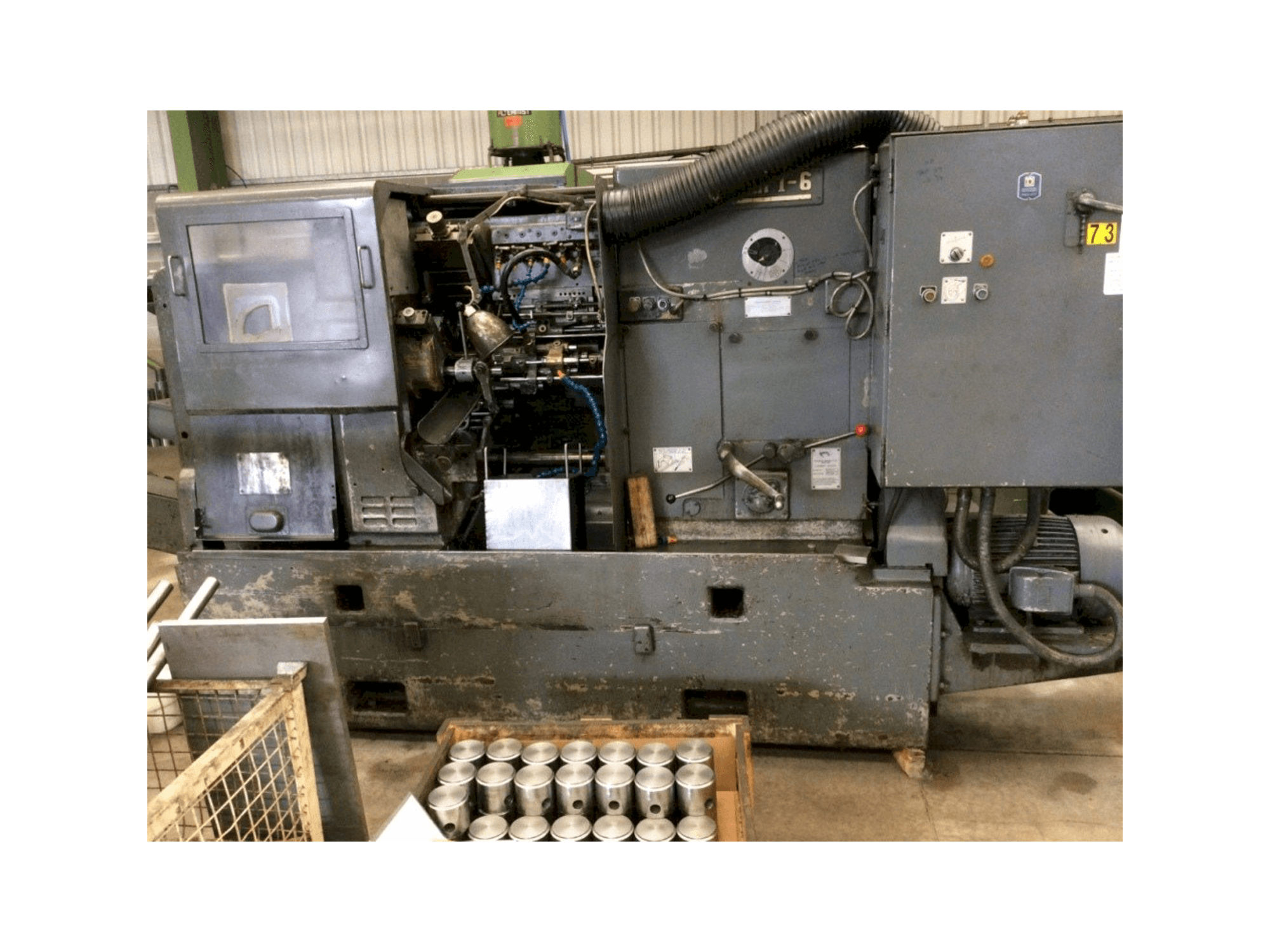 Čelní pohled na Wickman 1-2 stroj