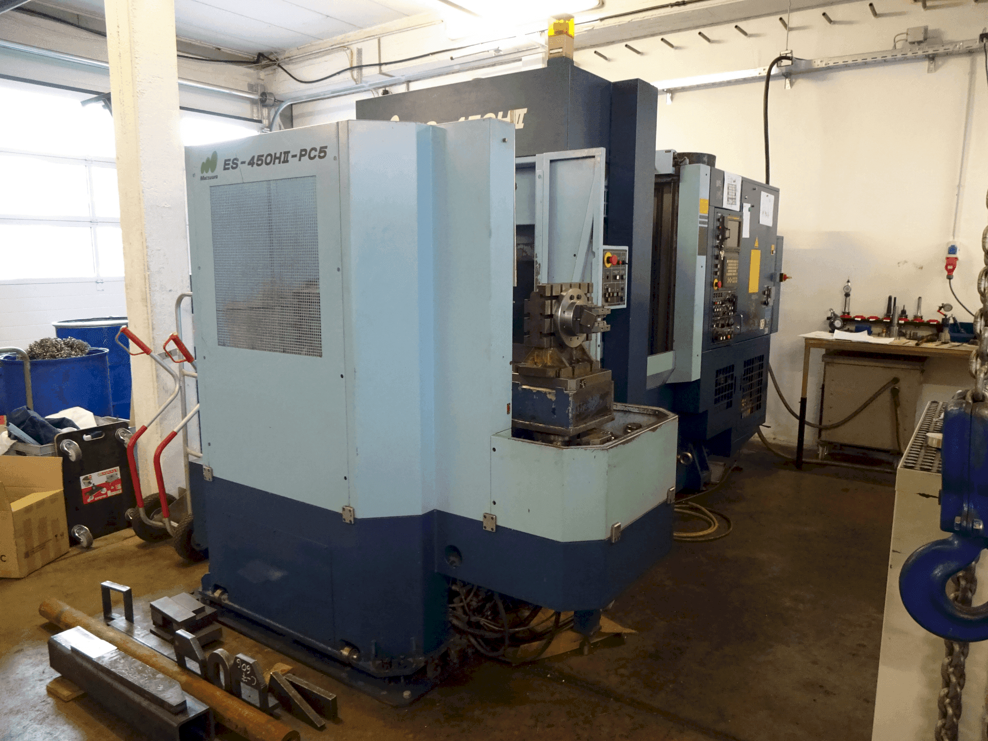 Čelní pohled na Matsuura ES-450HII PC5 stroj