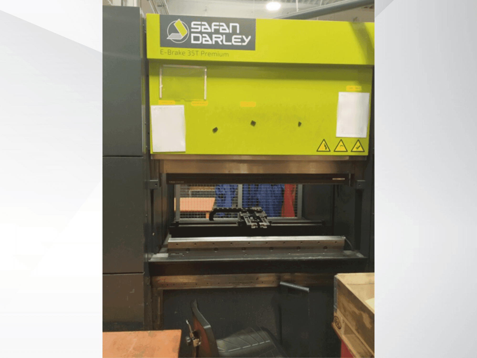 Čelní pohled na Safan SAFAN DARLEY E-brake Premium 35-1250 stroj
