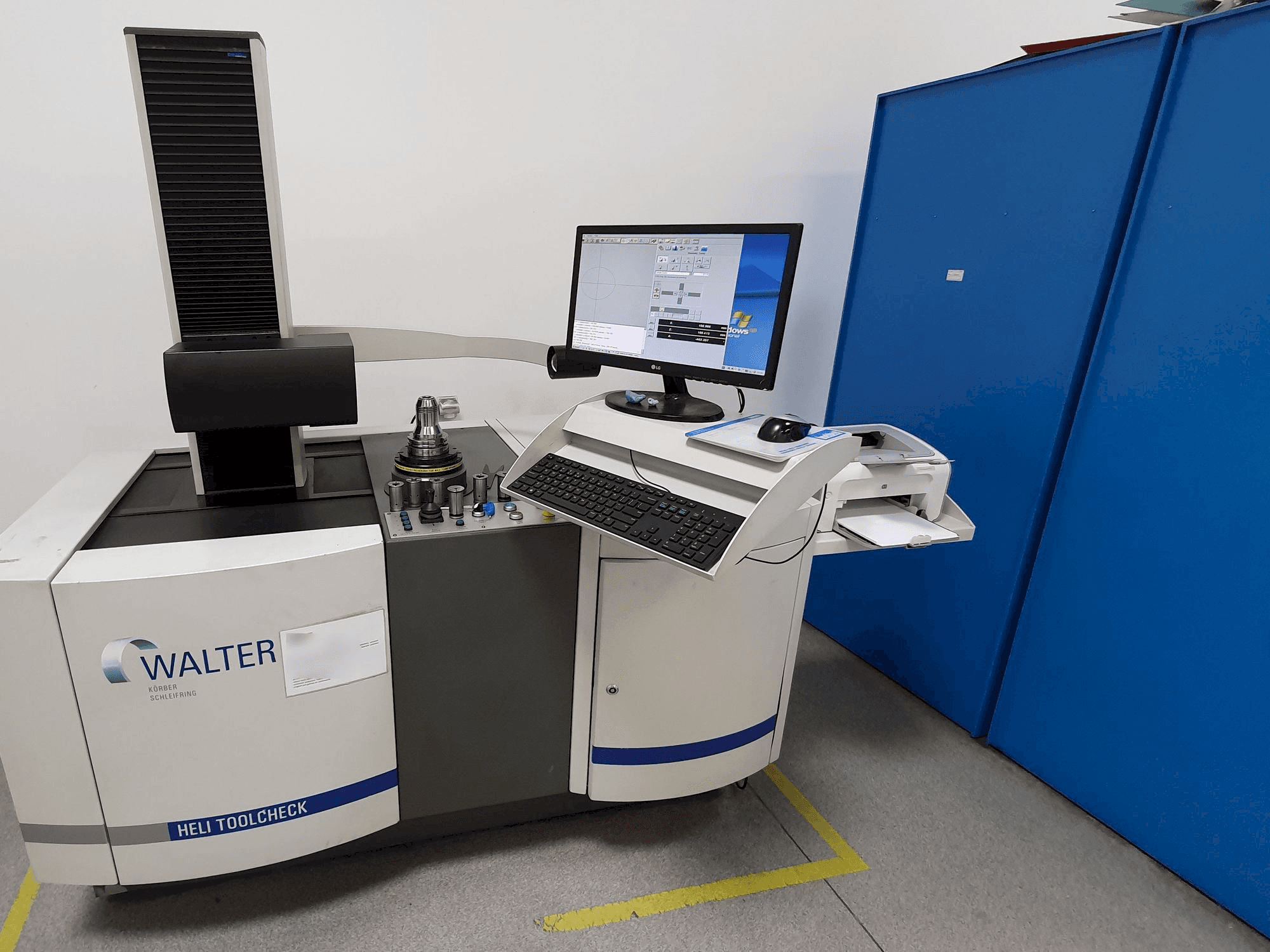 Čelní pohled na Walter Heli Toolcheck 3C stroj