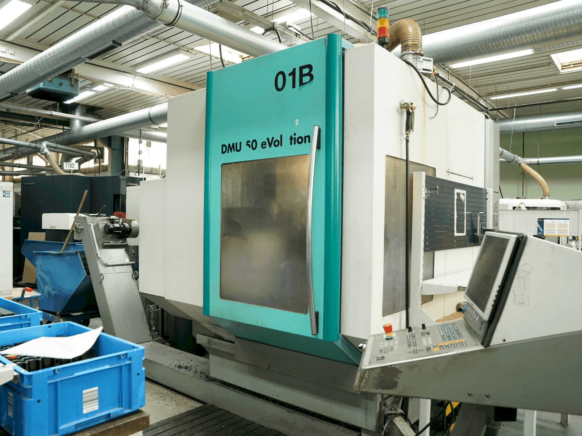 Čelní pohled na DECKEL MAHO DMU 50 Evolution (2000) stroj