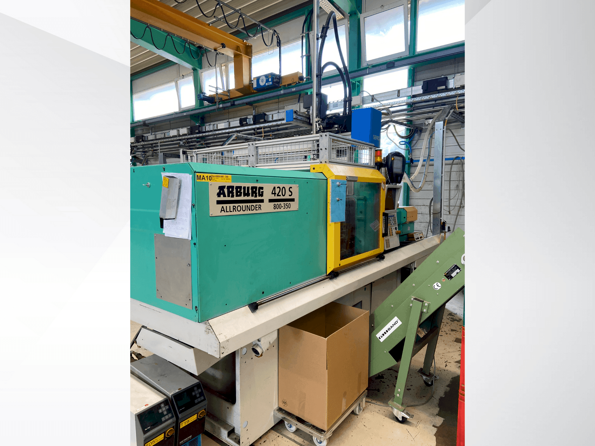 Čelní pohled na Arburg Allrounder 420 S 800-350 stroj