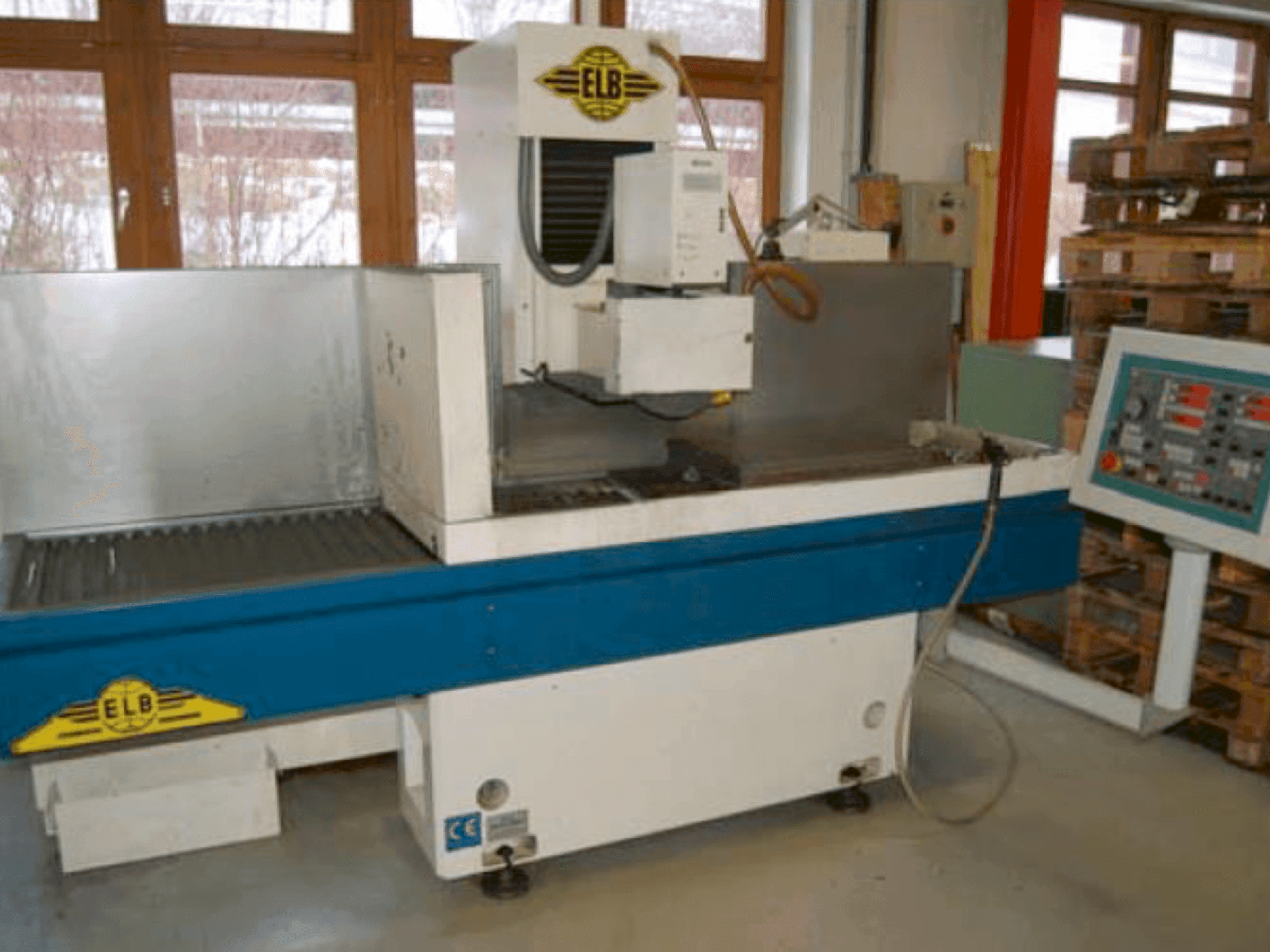 Čelní pohled na ELB Perfekt 6 SPS stroj