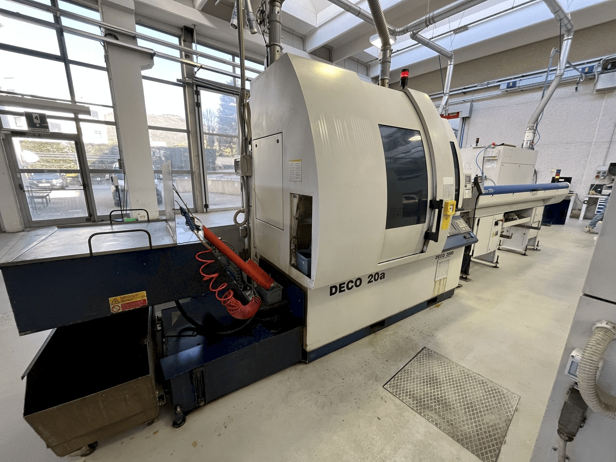 Čelní pohled na TORNOS DECO 20A stroj