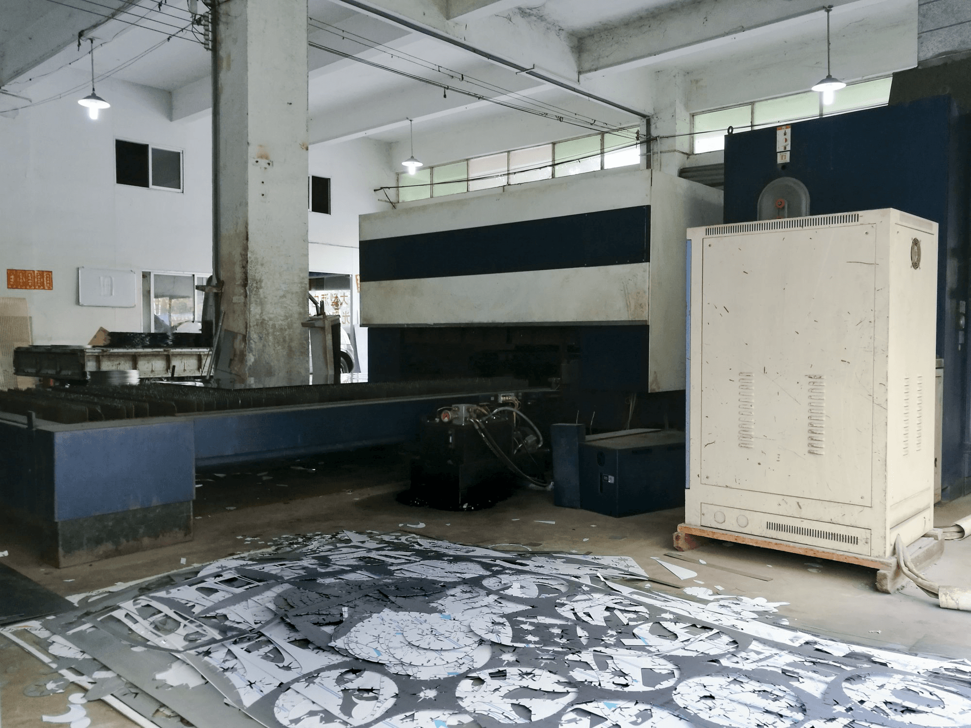 Pravý pohled 1 na Trumpf TruLaser 3030 stroj