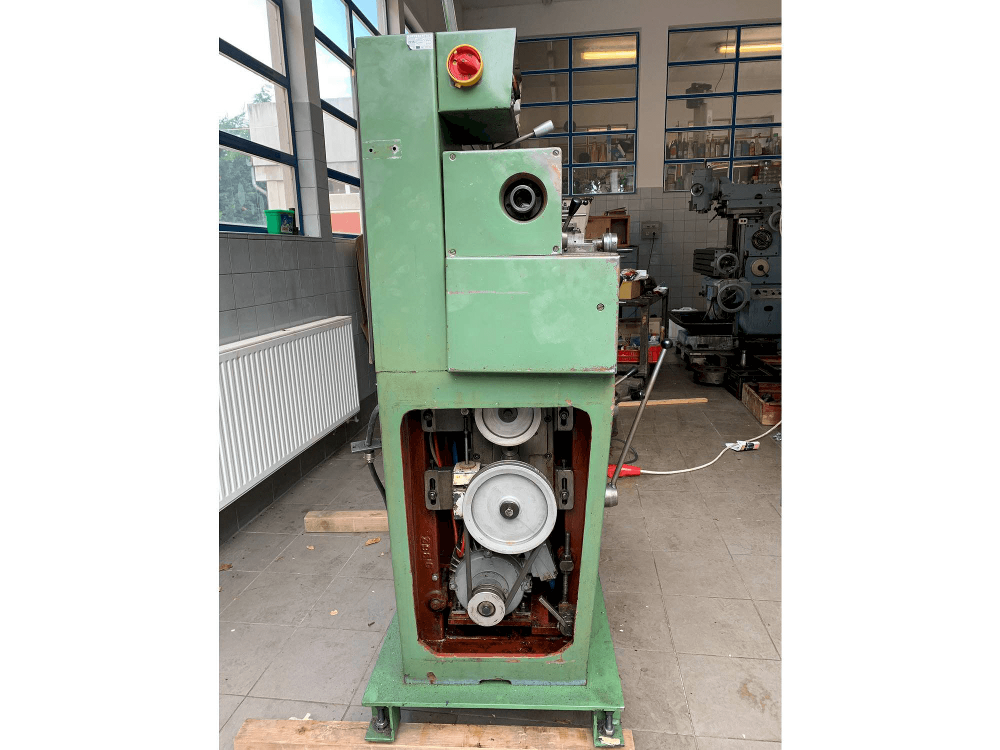 Čelní pohled na TOS Sm 16-A stroj