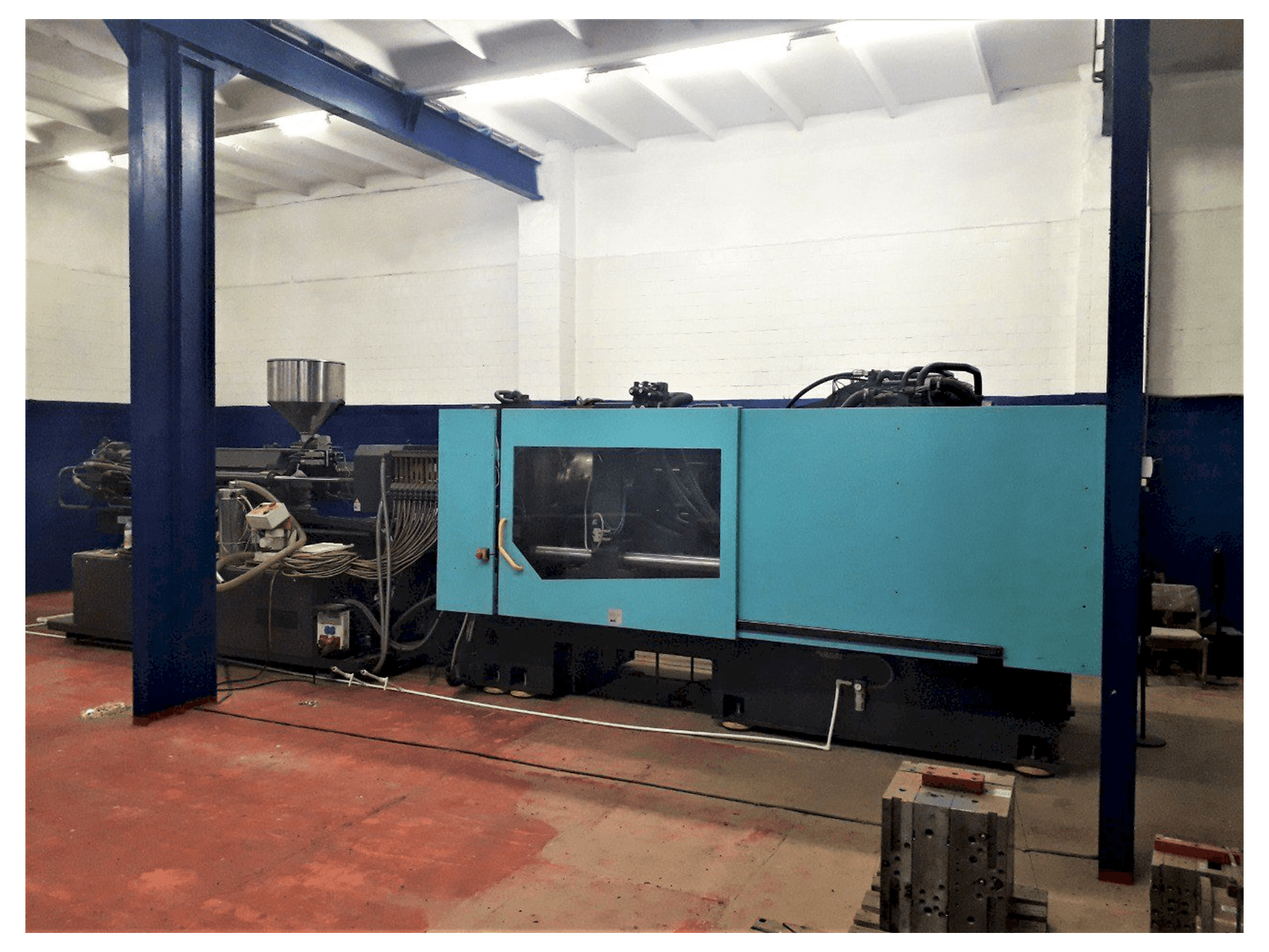 Čelní pohled na DEMAG Systec Sumitomo 500/9200- 6400 stroj