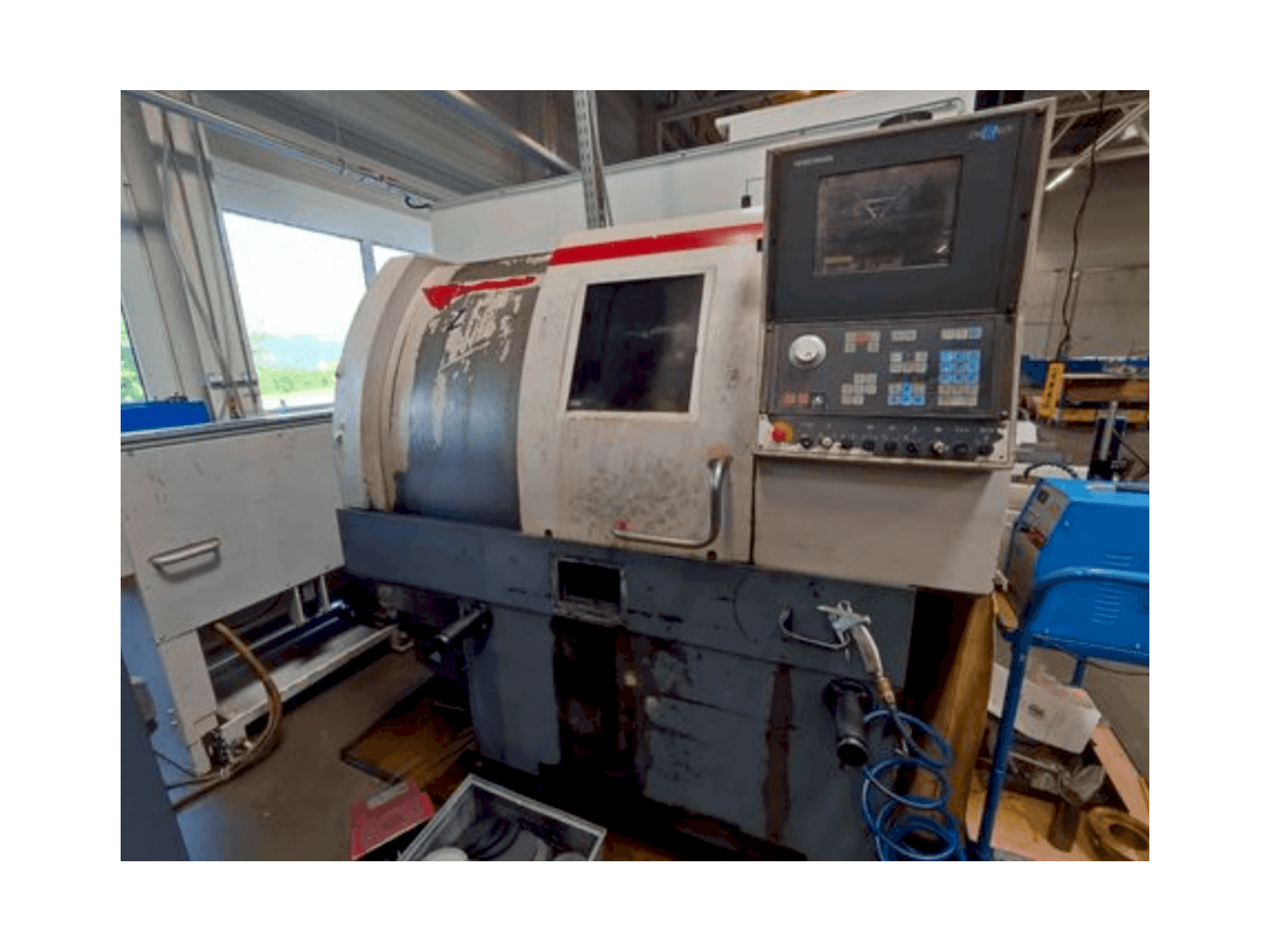 Čelní pohled na WEMAS DZ150 stroj