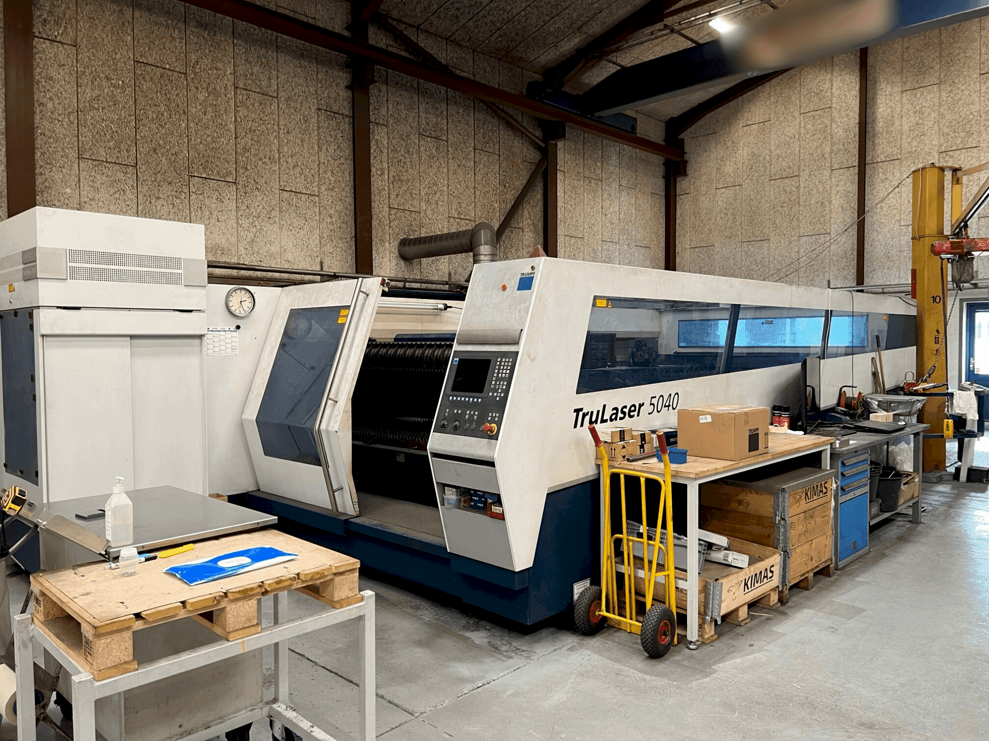 Čelní pohled na TRUMPF TruLaser 5040 stroj