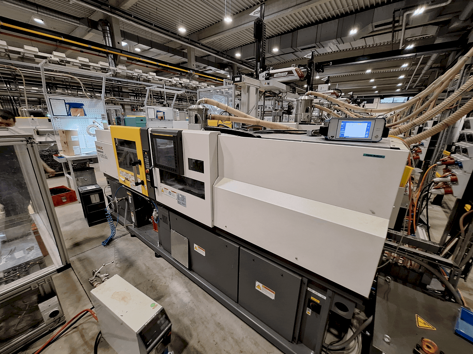 Čelní pohled na FANUC Roboshot S50iA stroj