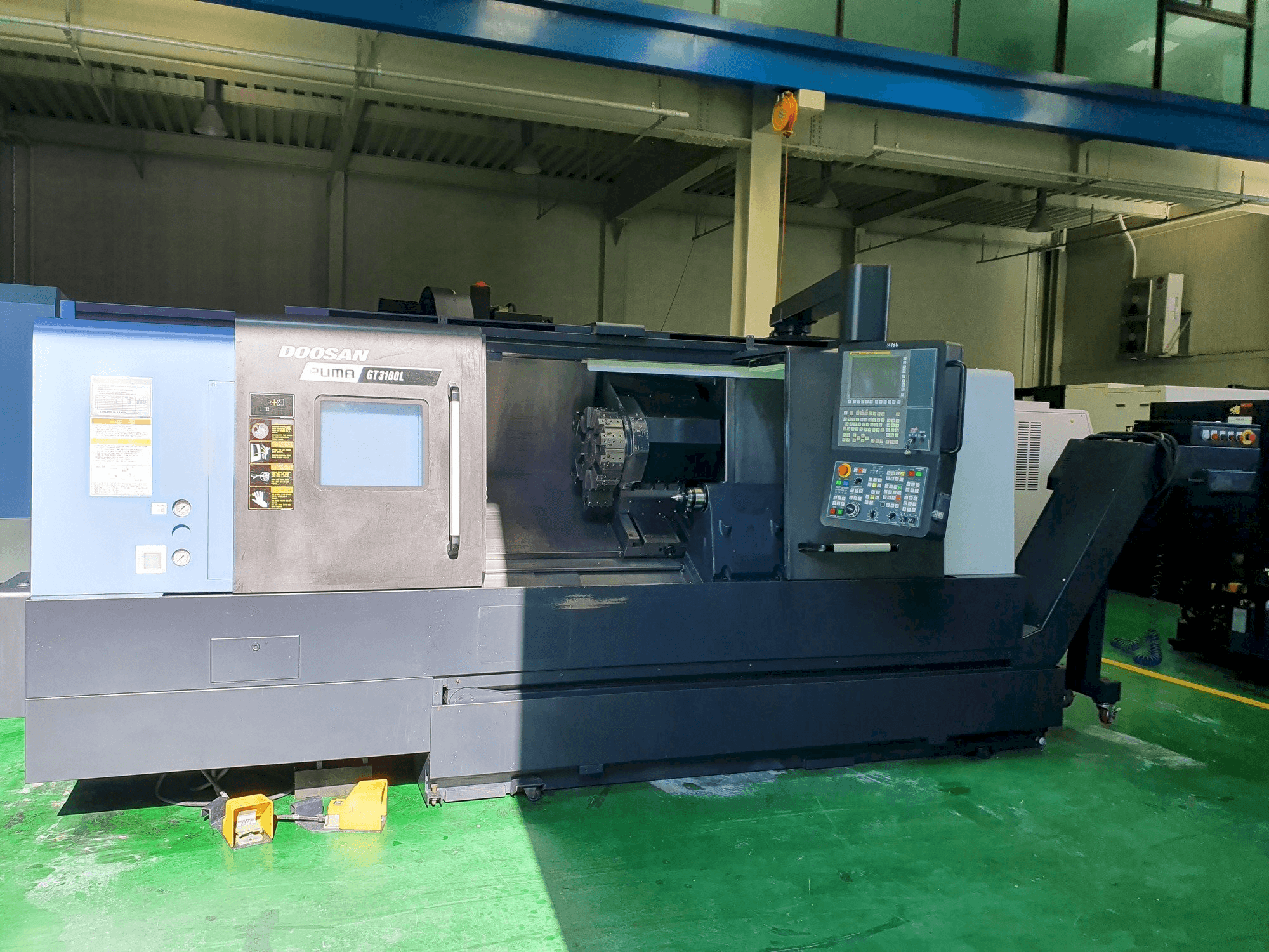 Čelní pohled na Doosan PUMA GT3100L stroj
