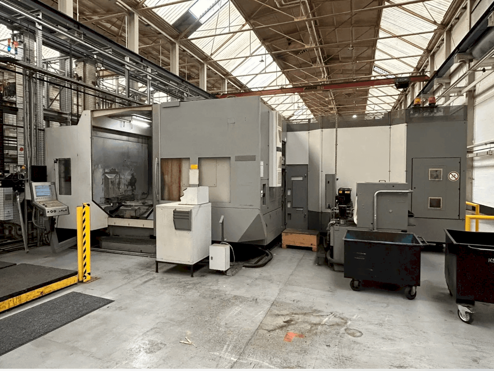 Čelní pohled na DMG DMC 100 H stroj