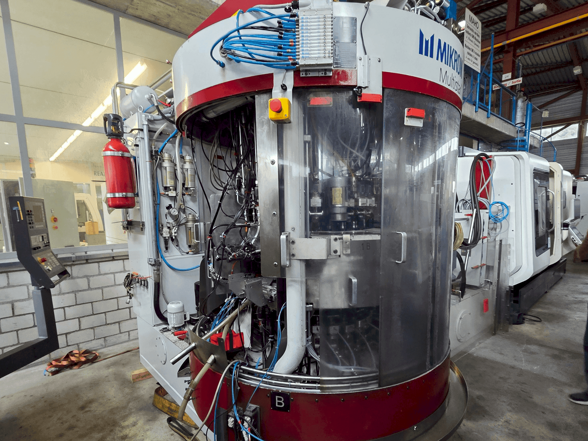 Čelní pohled na MIKRON Multistar CX-24/500R stroj