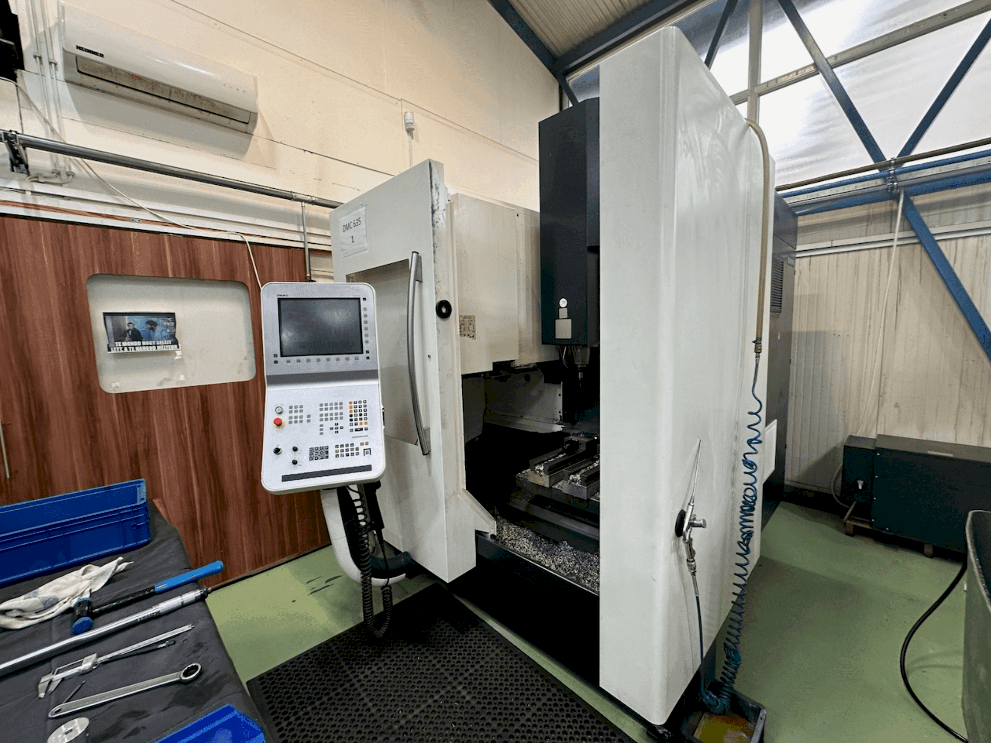 Čelní pohled na DMG MORI DMC 635 V eco stroj