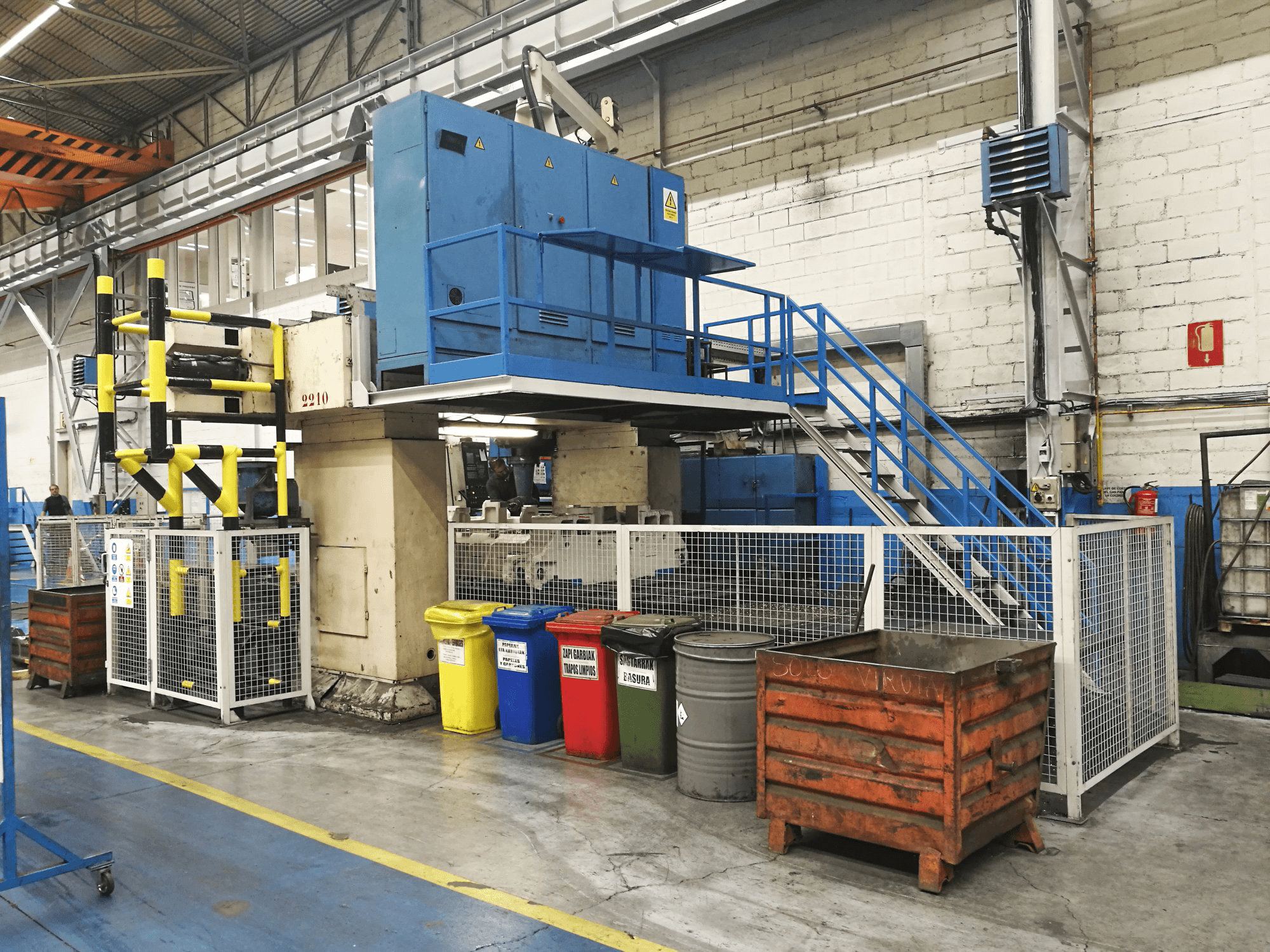 Levý pohled na DYE FPF-2-C-N/C stroj